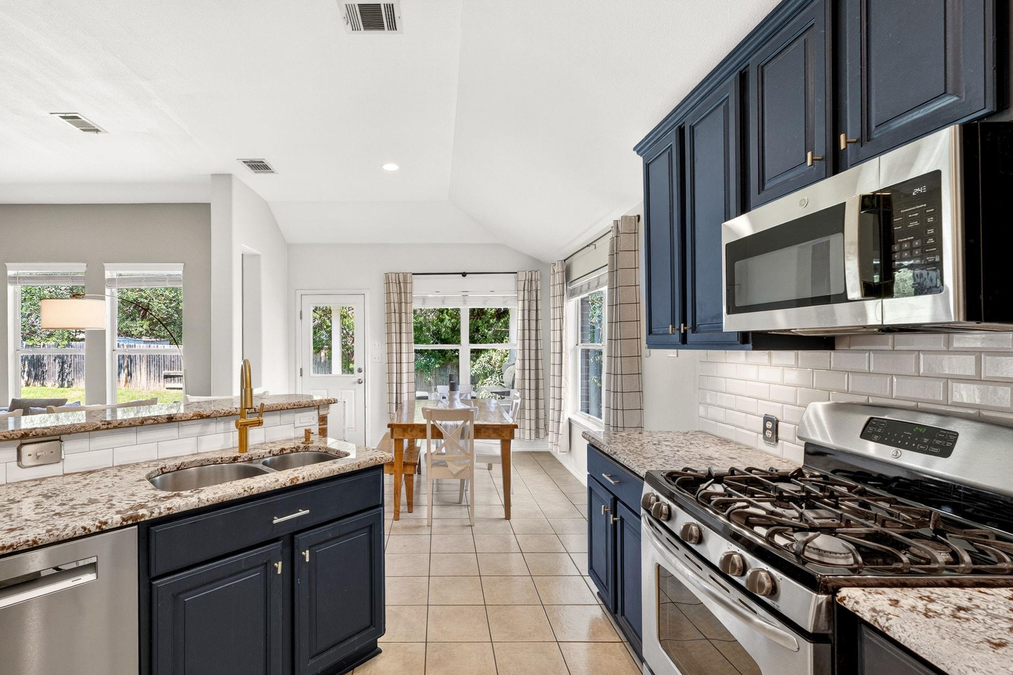2504 Branding Iron Ln, Leander, TX 78641