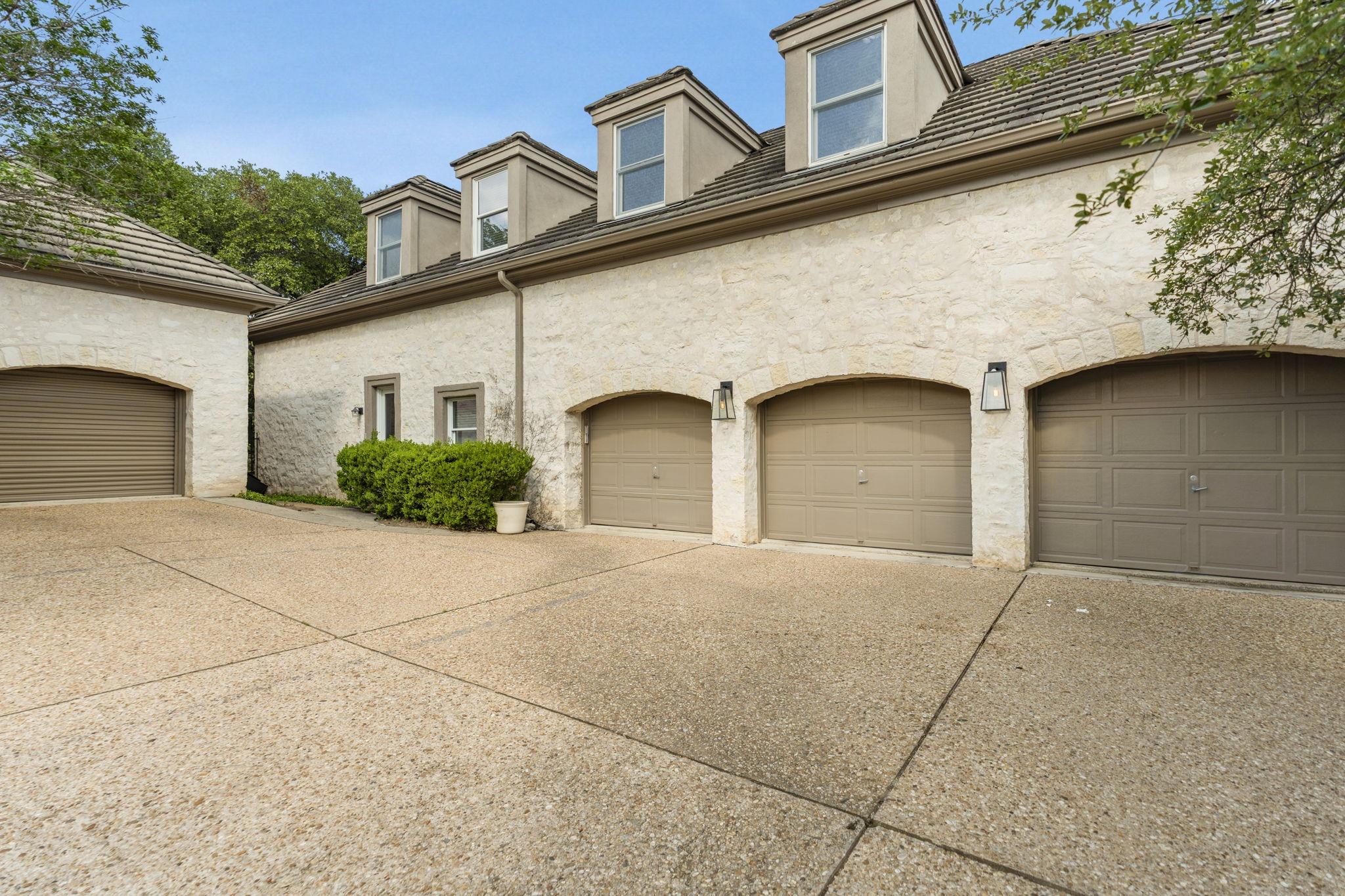 8616 Mendocino Dr, Austin, TX 78735