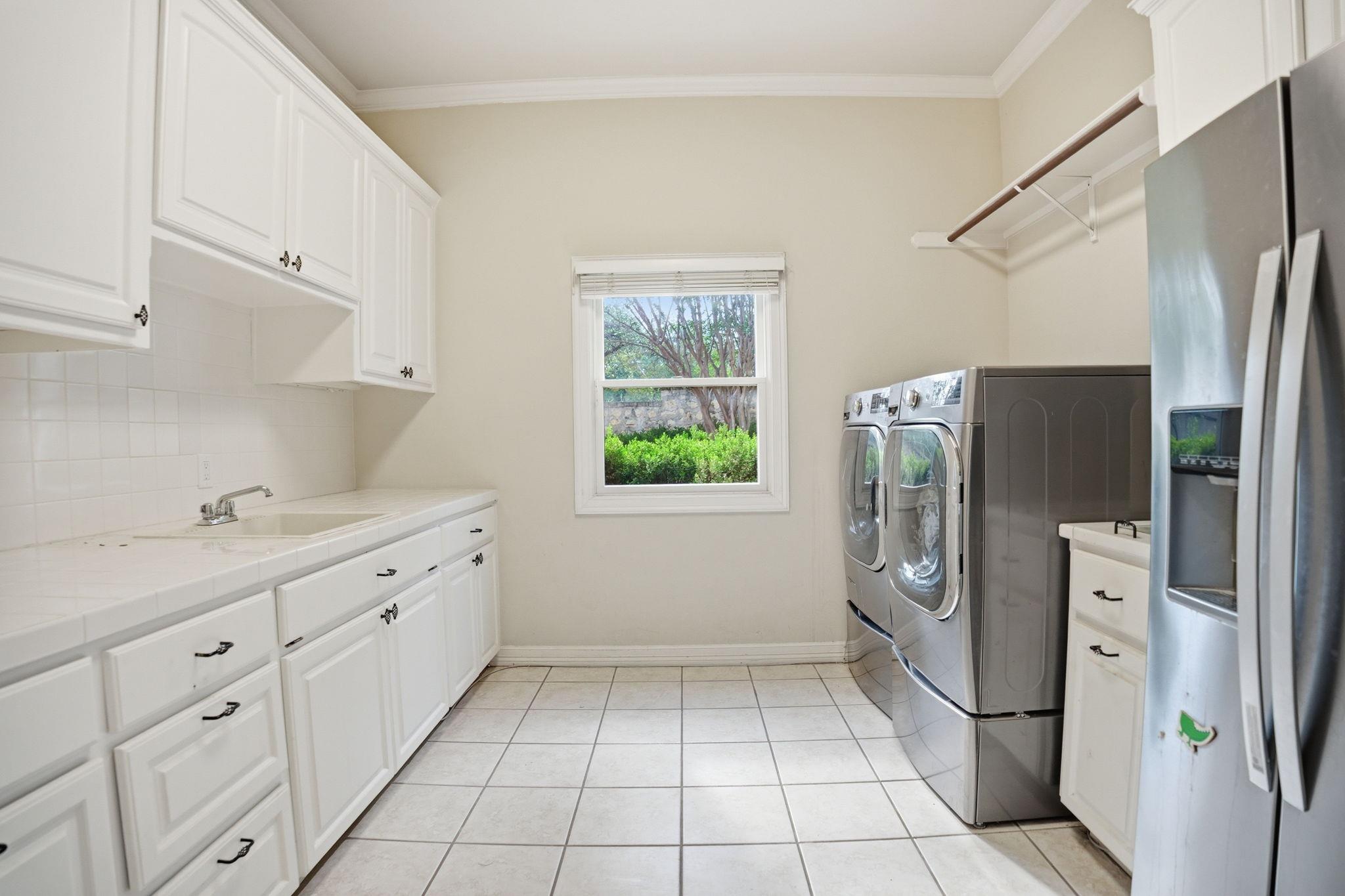 8616 Mendocino Dr, Austin, TX 78735