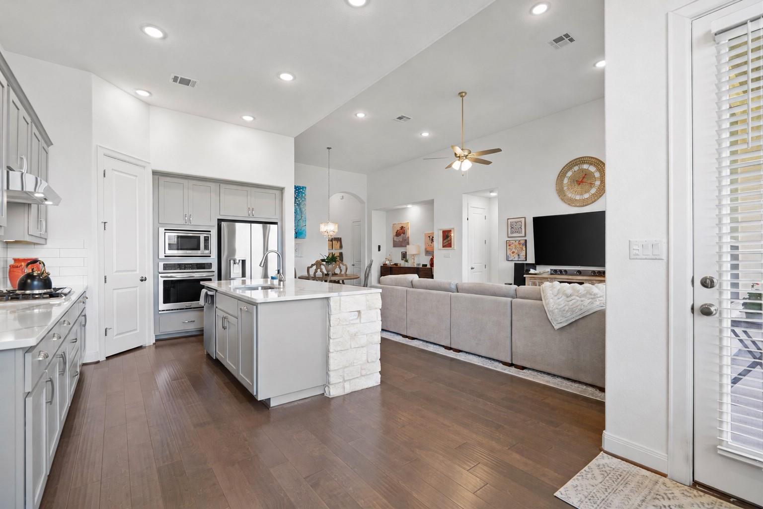 101 Permian Ln, Liberty Hill, TX 78642