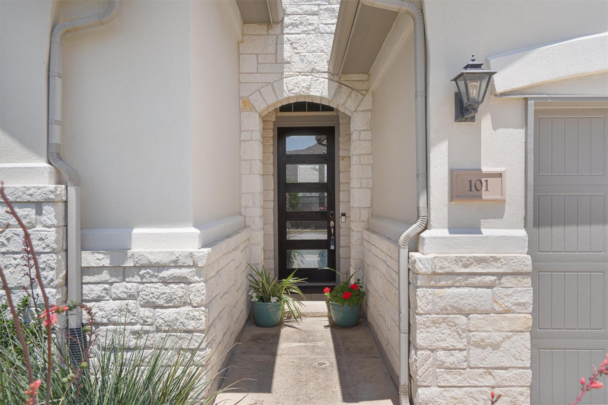101 Permian Ln, Liberty Hill, TX 78642