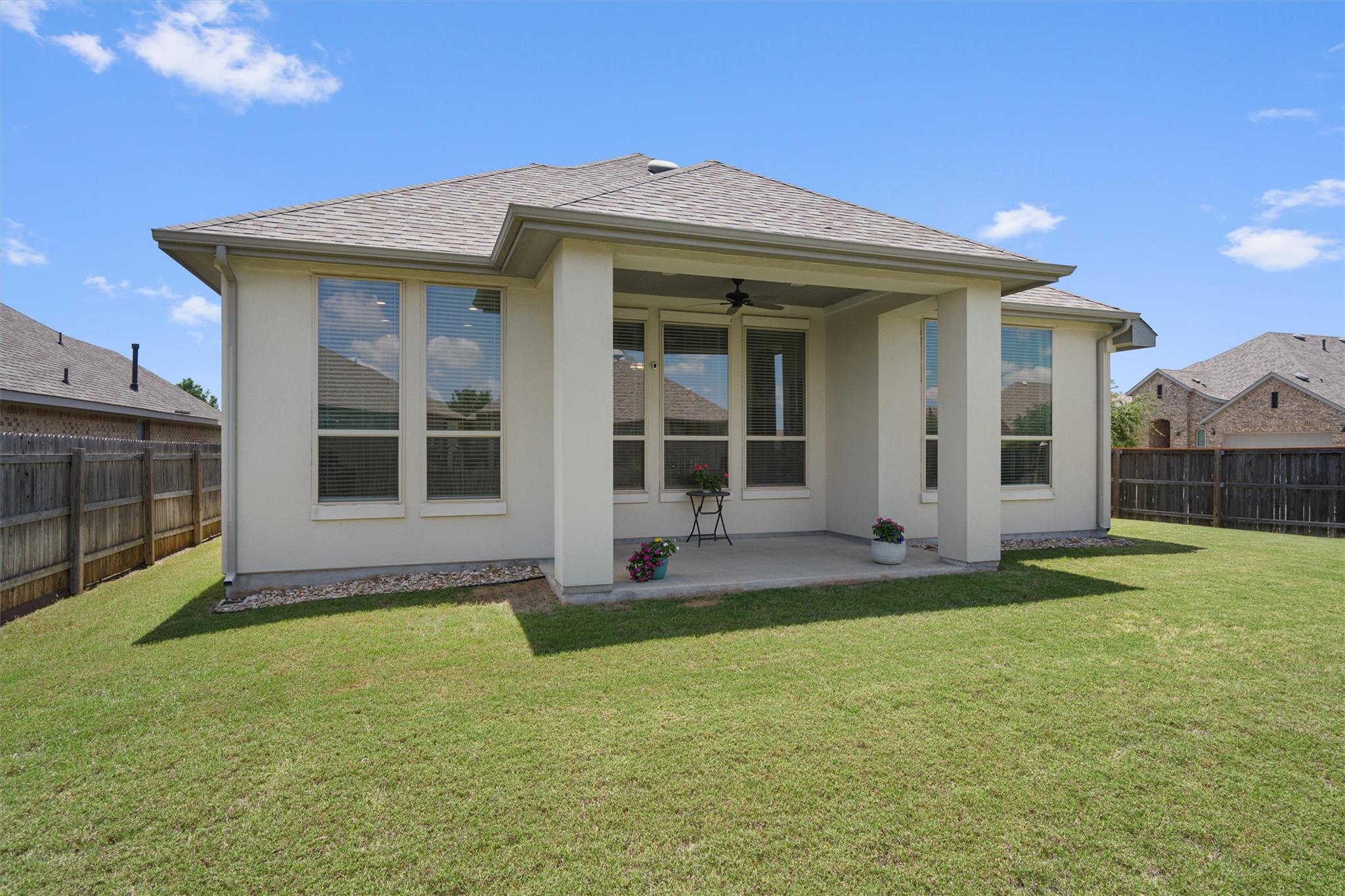 101 Permian Ln, Liberty Hill, TX 78642