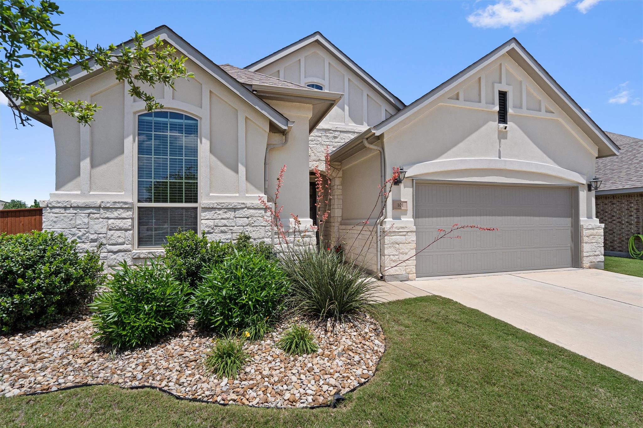 101 Permian Ln, Liberty Hill, TX 78642