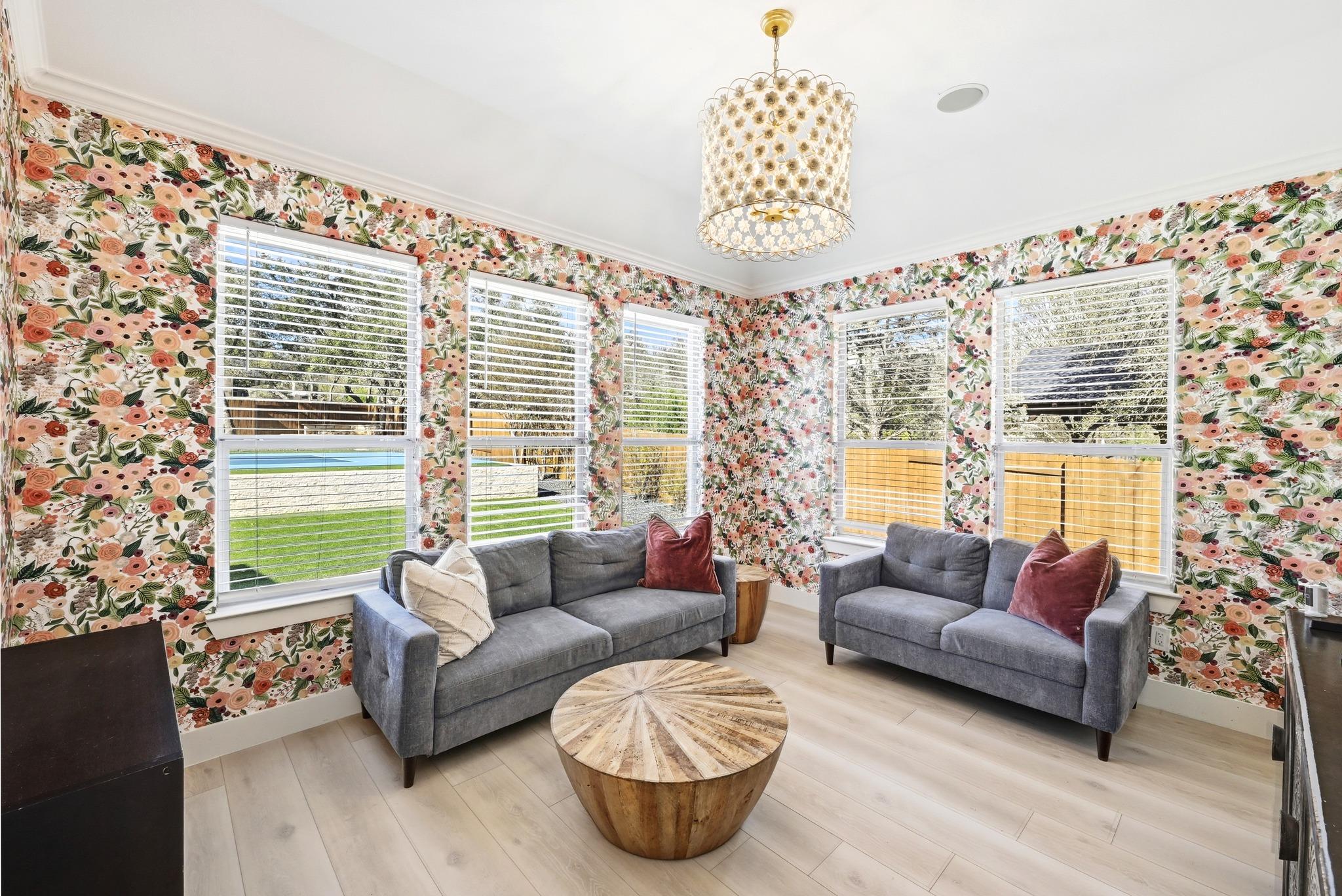 131 Eaton Ln, Austin, TX 78737