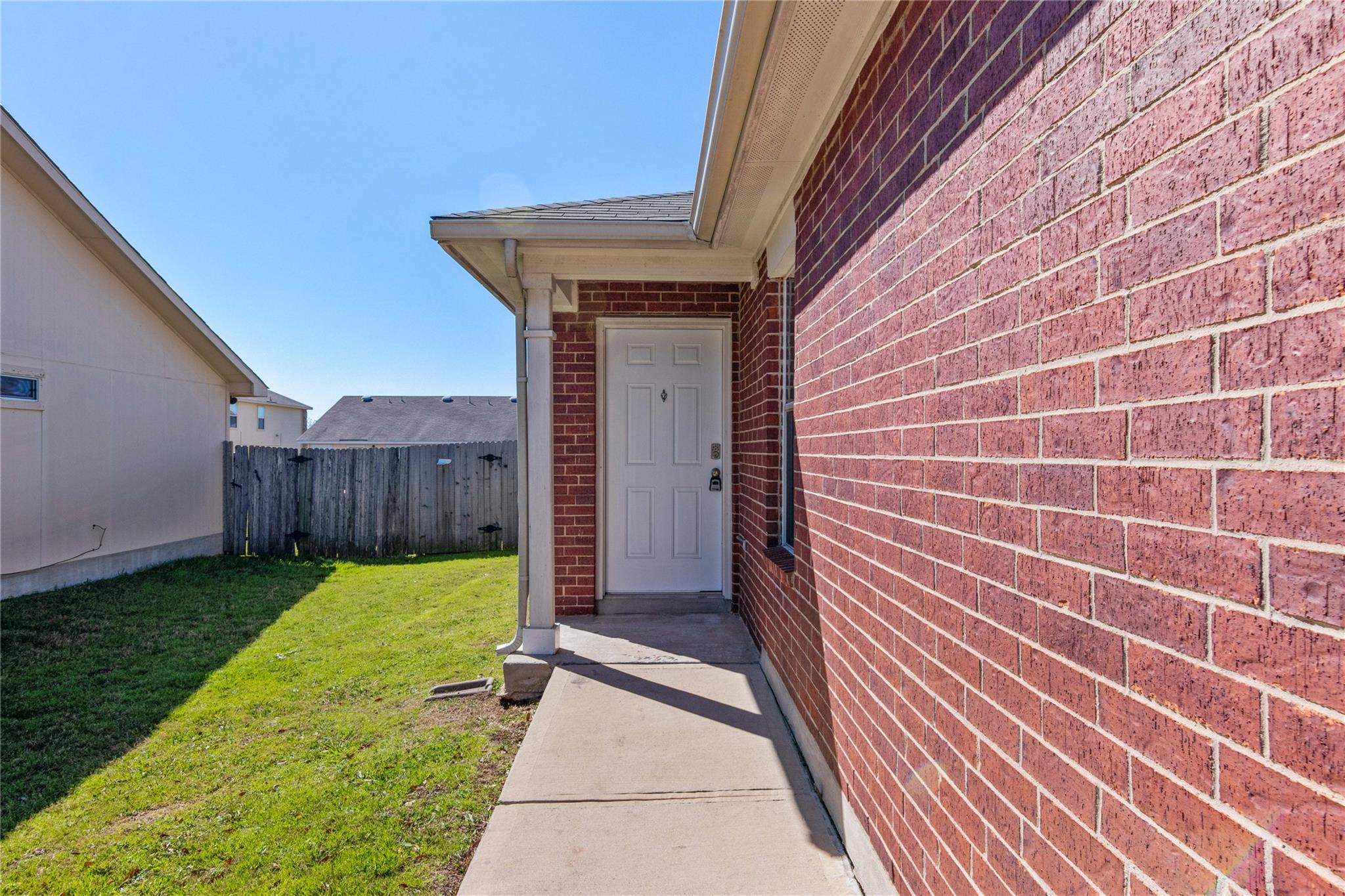 219 Almquist St, Hutto, TX 78634