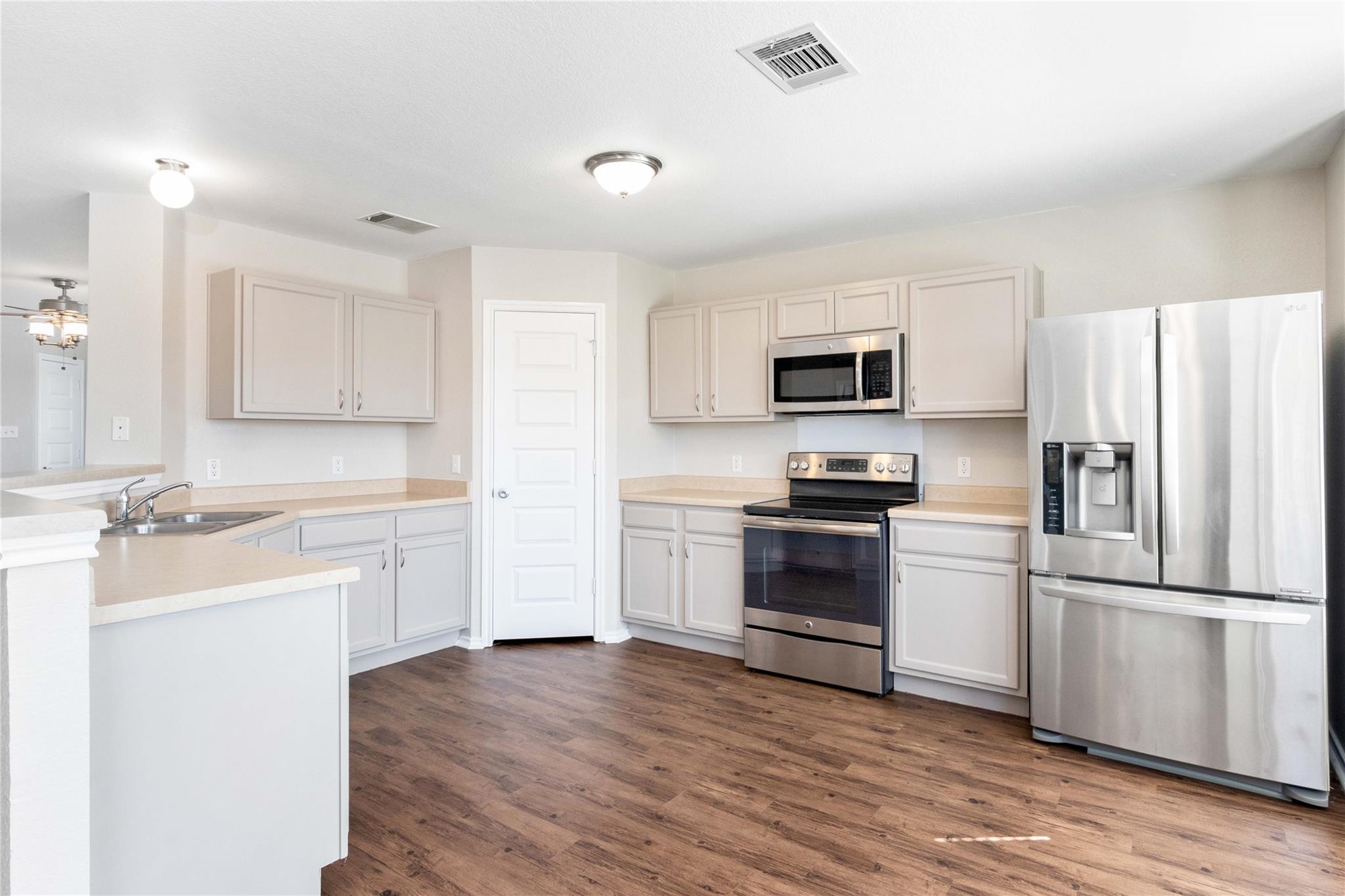 219 Almquist St, Hutto, TX 78634