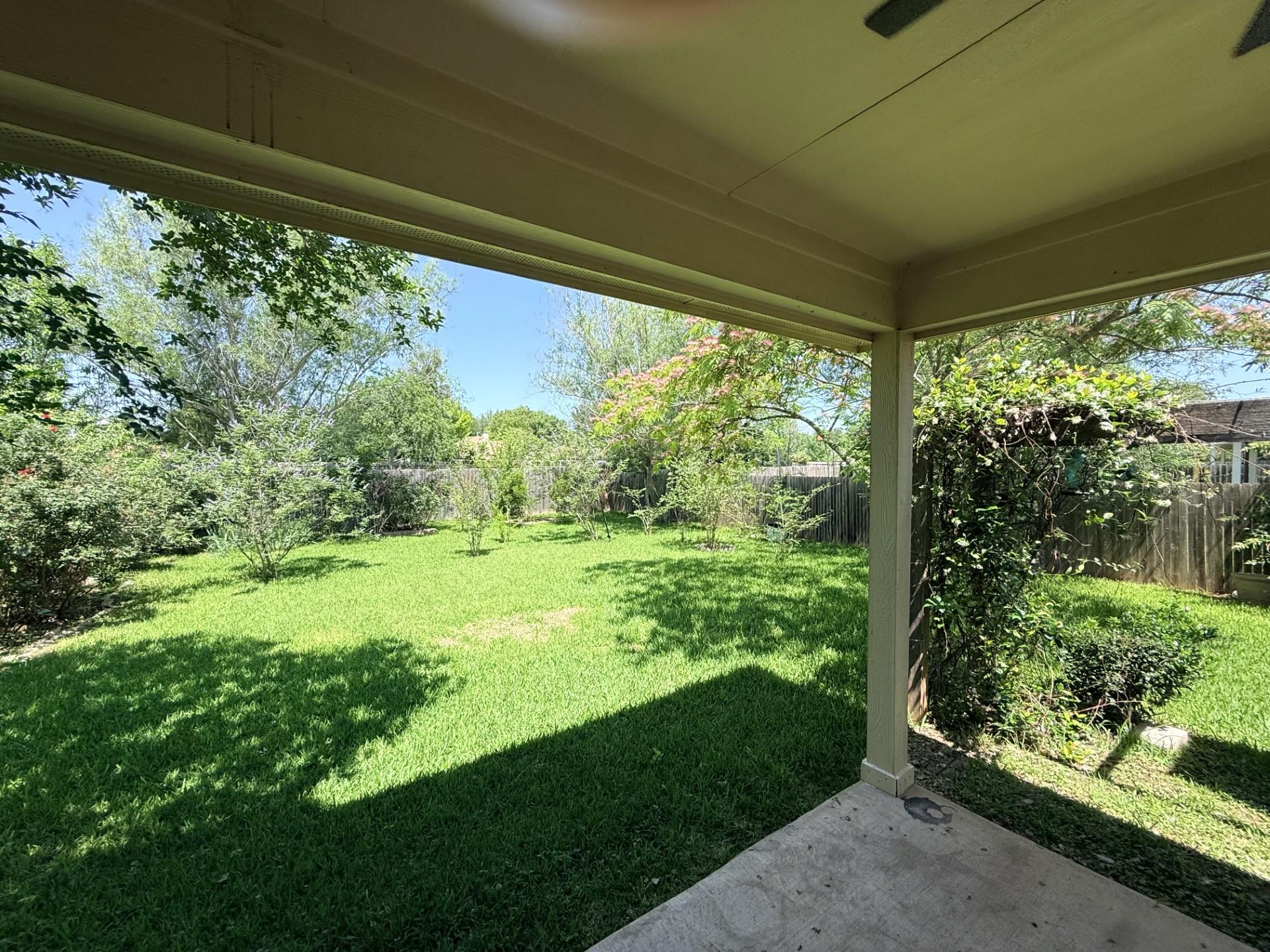 107 Gainer Dr, Hutto, TX 78634