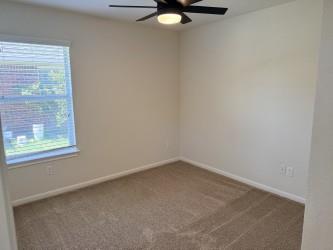 107 Gainer Dr, Hutto, TX 78634