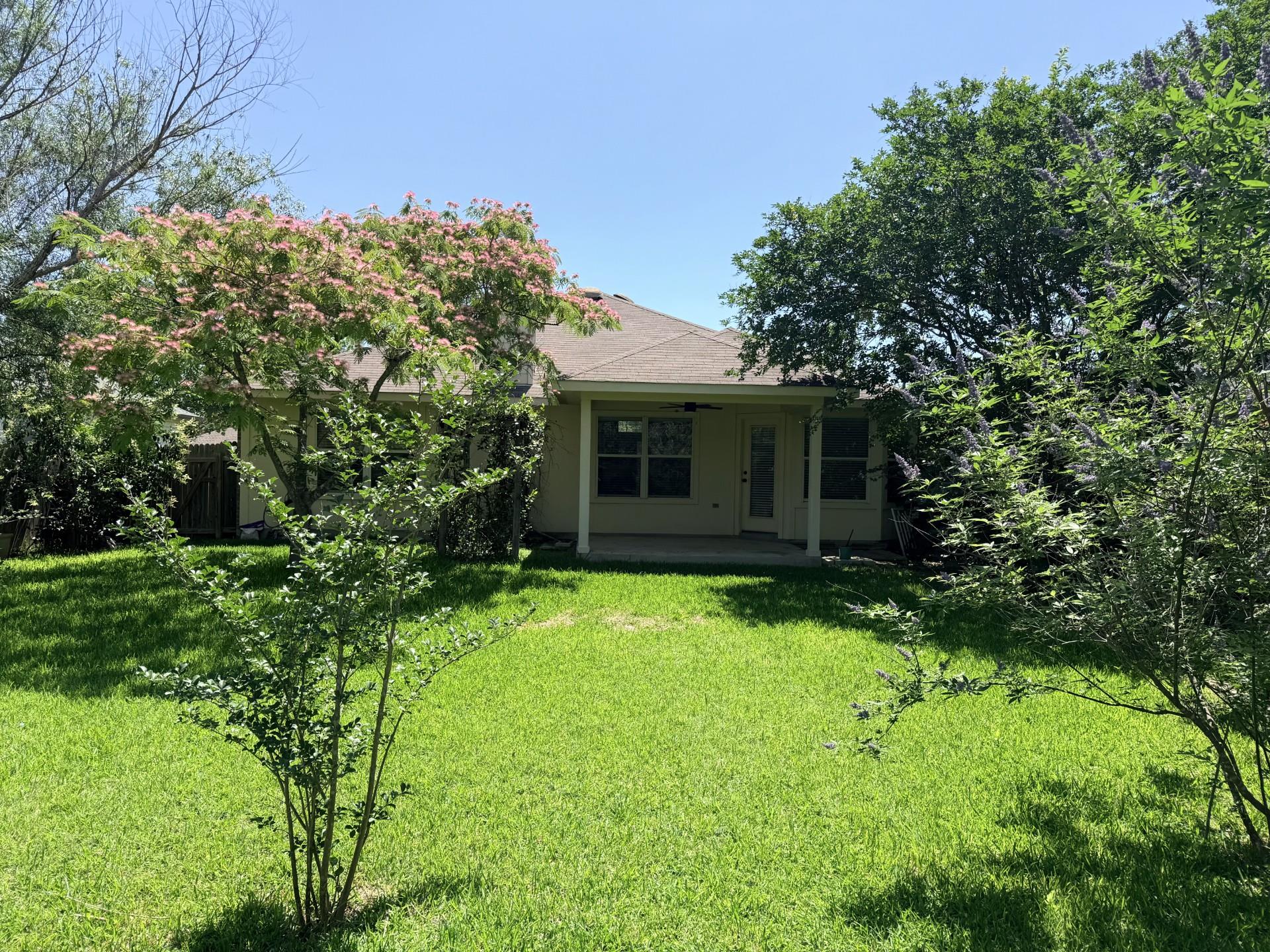 107 Gainer Dr, Hutto, TX 78634