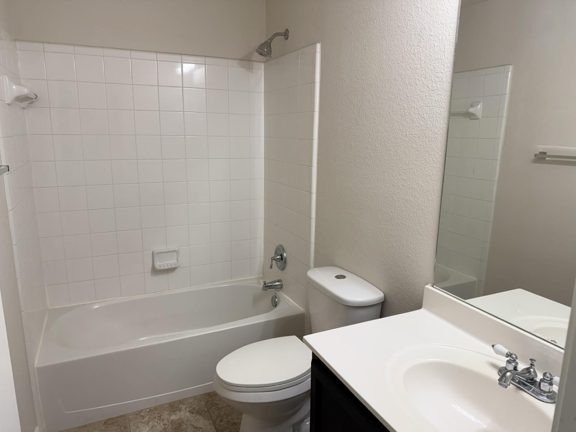 107 Gainer Dr, Hutto, TX 78634