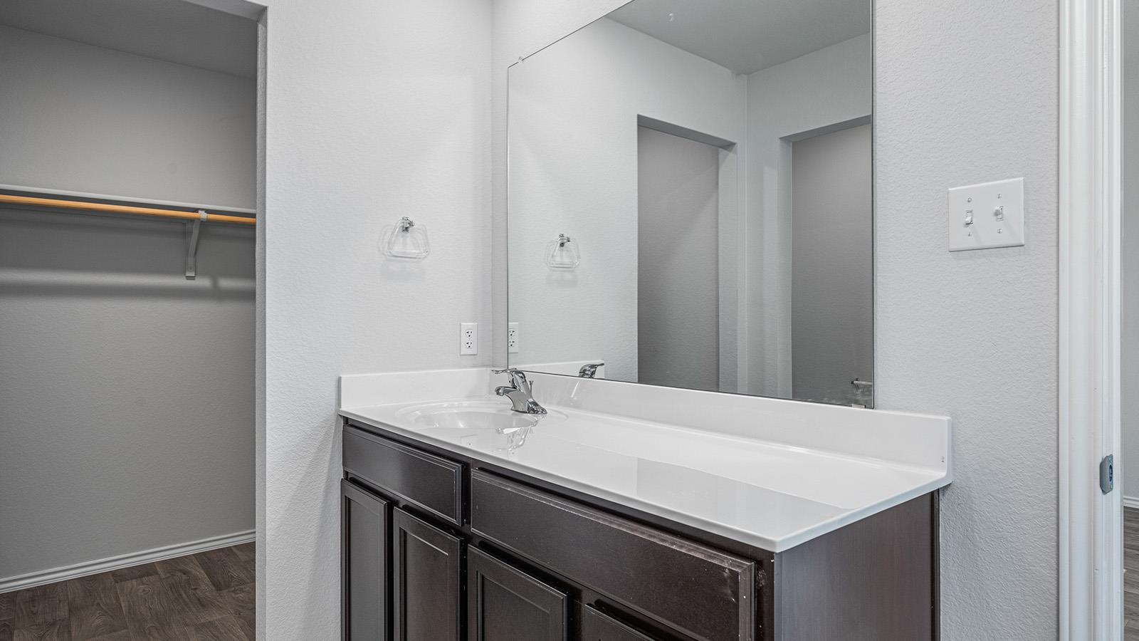 100 Rain Drop Rd, Jarrell, TX 76537