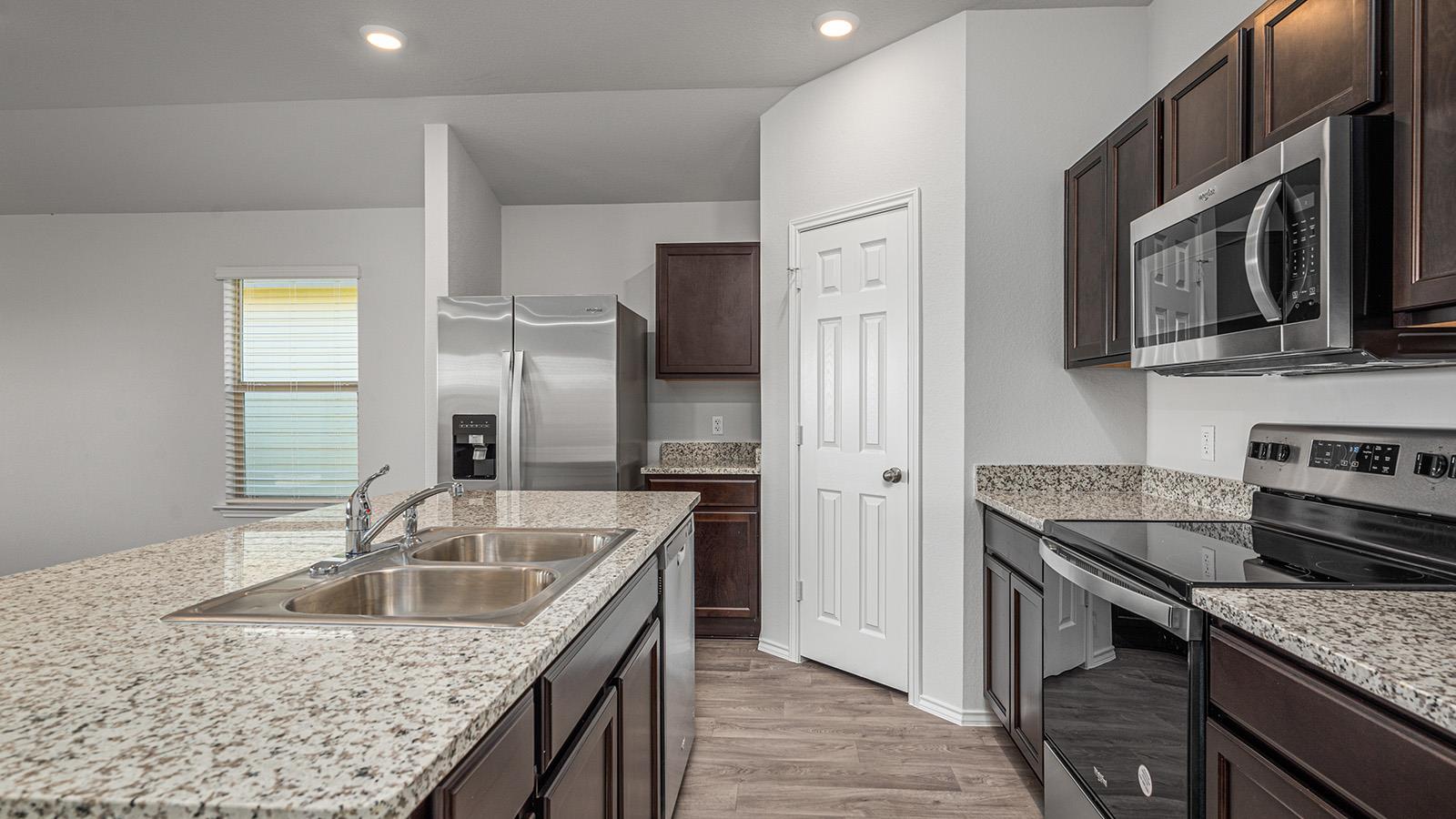 100 Rain Drop Rd, Jarrell, TX 76537