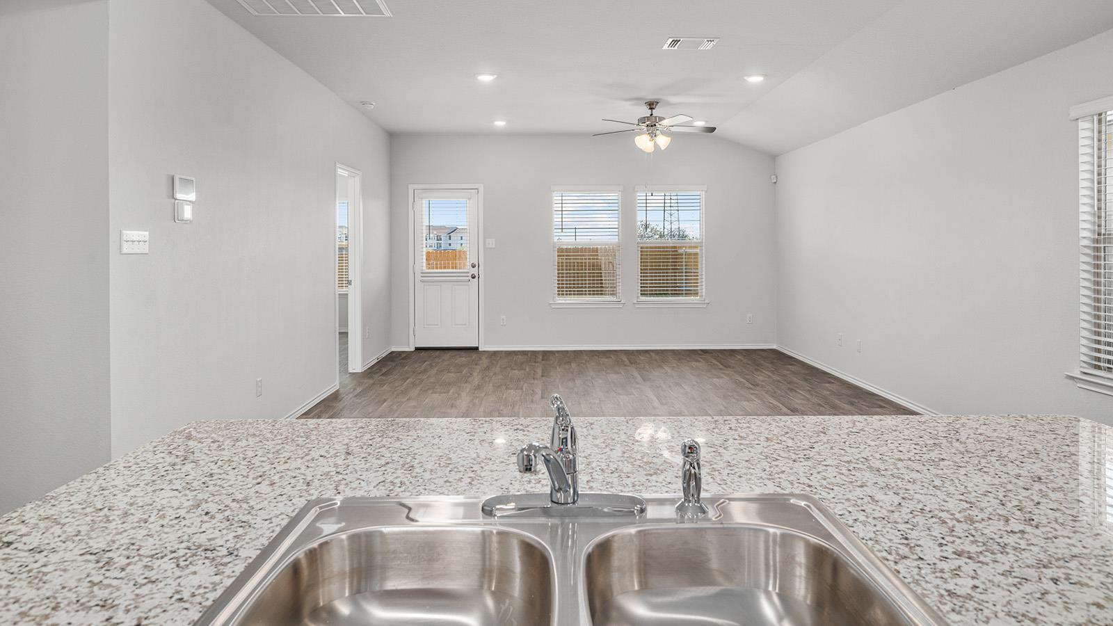 100 Rain Drop Rd, Jarrell, TX 76537