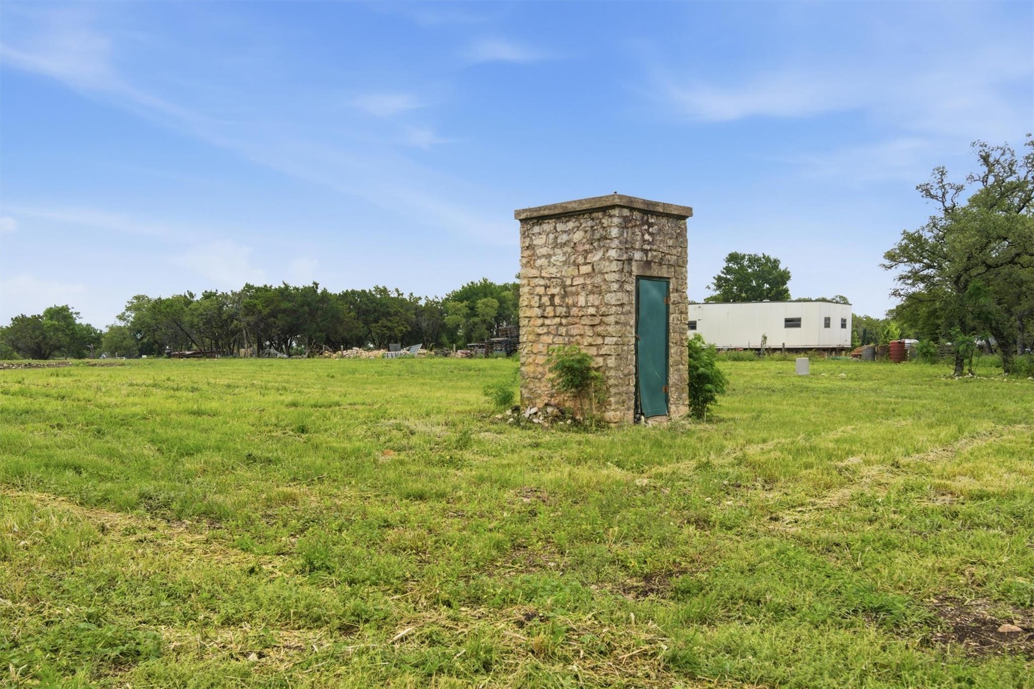 704 Fm 2657, Briggs, TX 78608