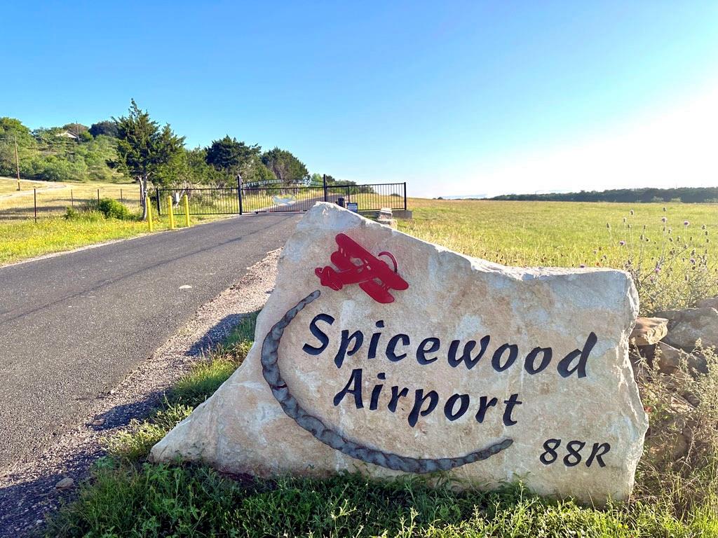 418 Bedford Dr, Spicewood, TX 78669