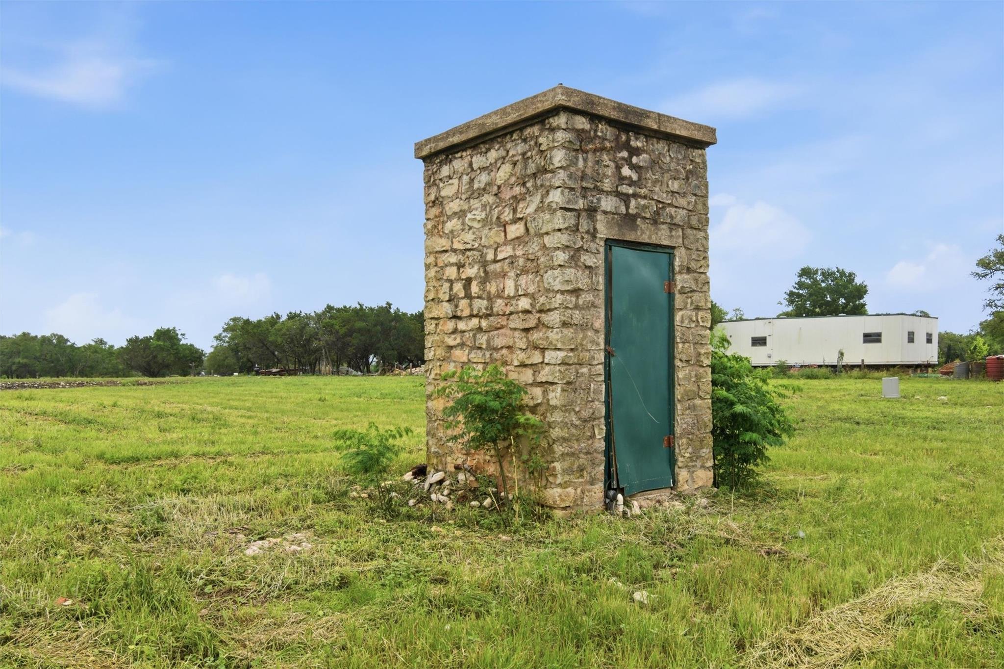 704 Fm 2657, Briggs, TX 78608