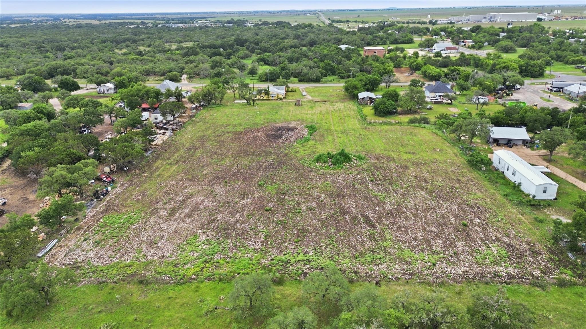 704 Fm 2657, Briggs, TX 78608