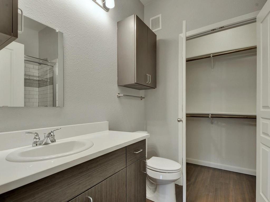 2822 Rio Grande St # 202, Austin, TX 78705