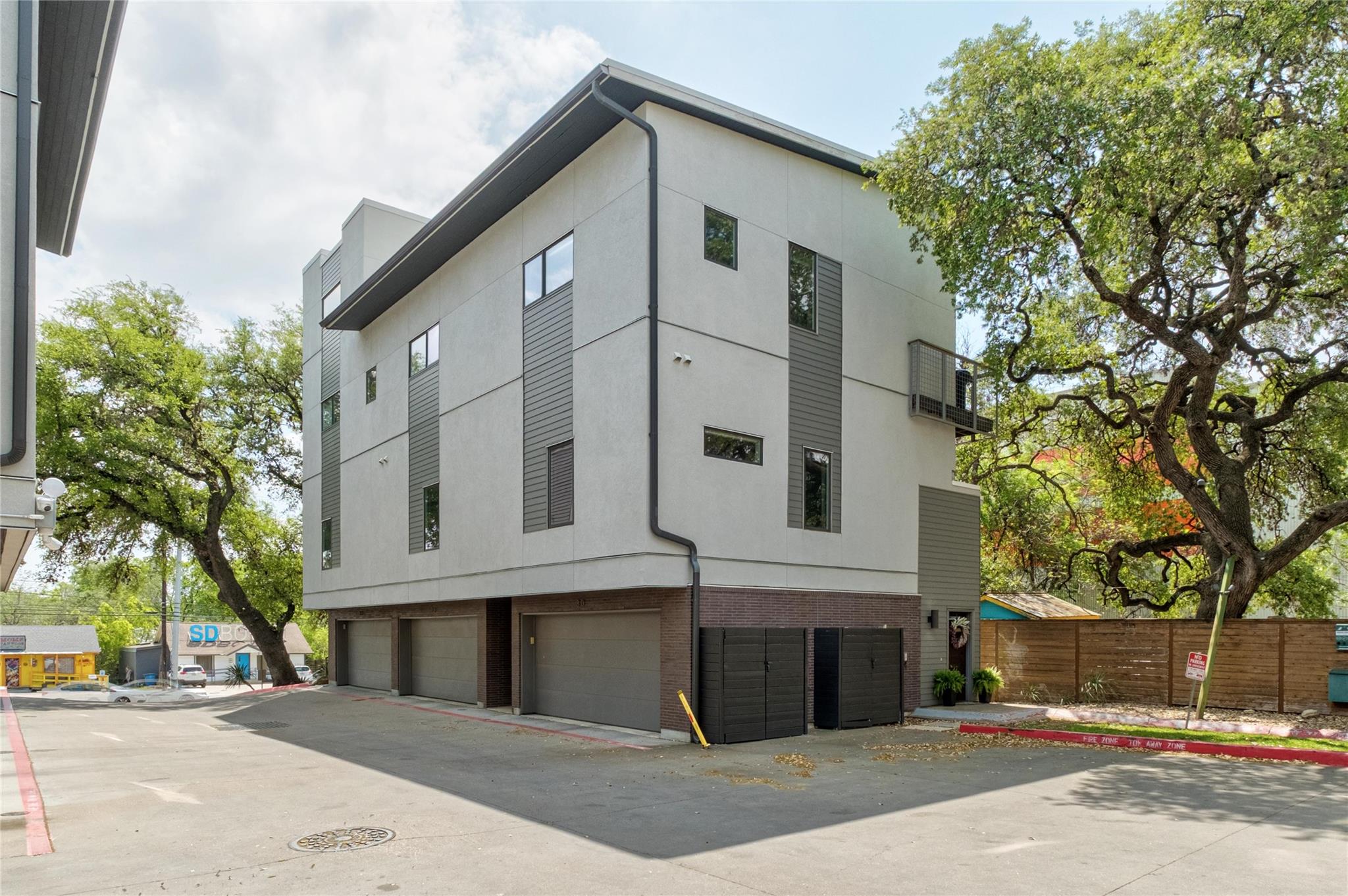 1702 S Lamar Blvd # 30, Austin, TX 78704
