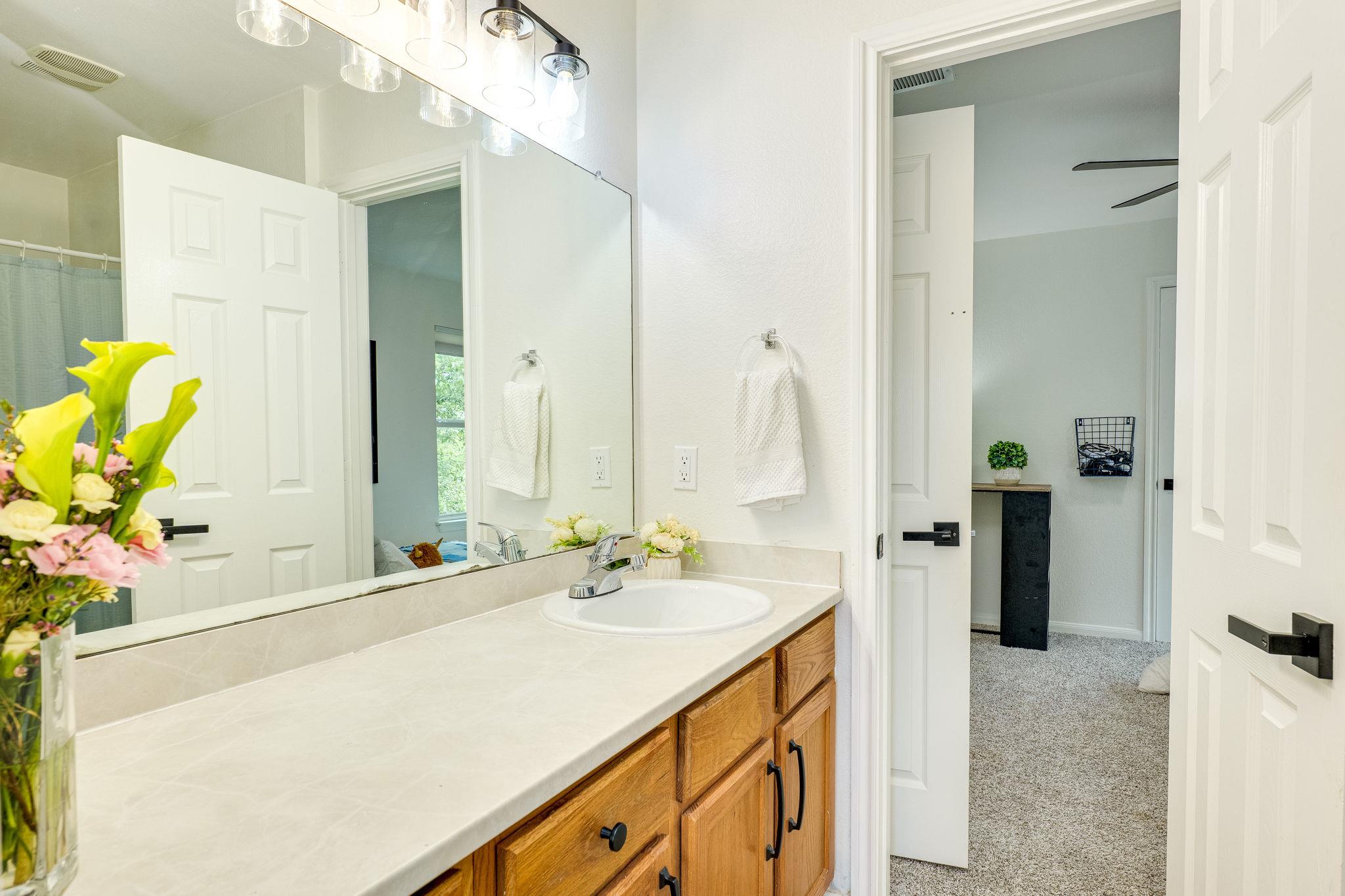 1509 Encino Dr, Leander, TX 78641