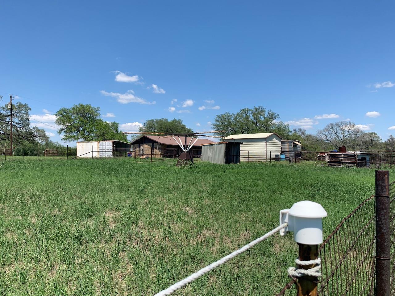 133 Clearfork Rd, Lockhart, TX 78644