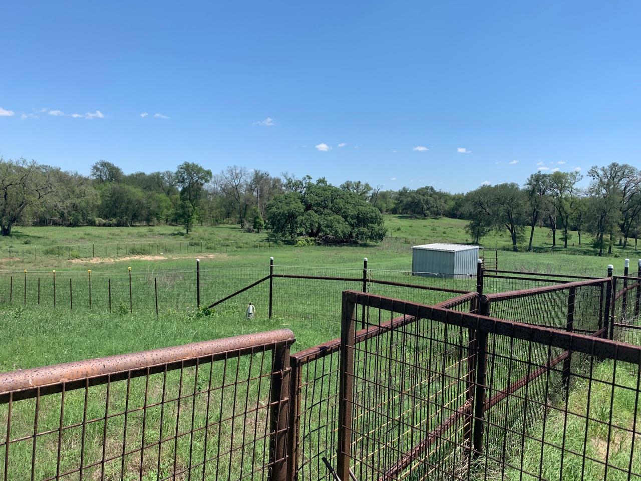 133 Clearfork Rd, Lockhart, TX 78644