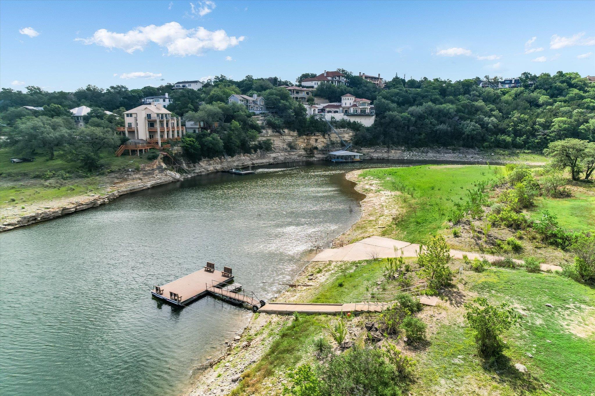 621 Peterson Ln, Lakeway, TX 78734