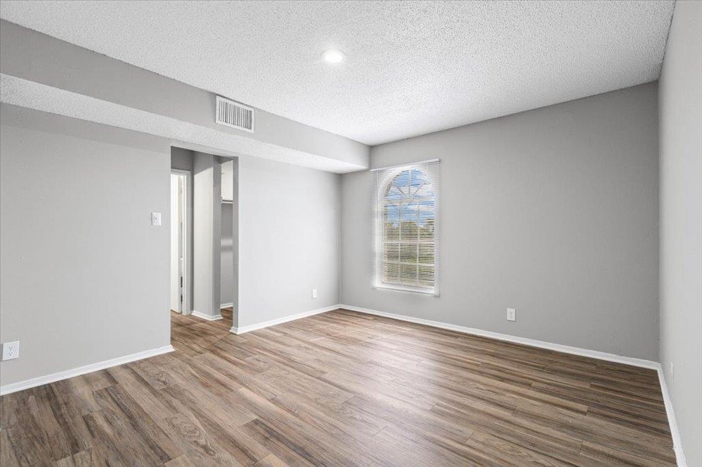 101 E 33rd St # 206, Austin, TX 78705