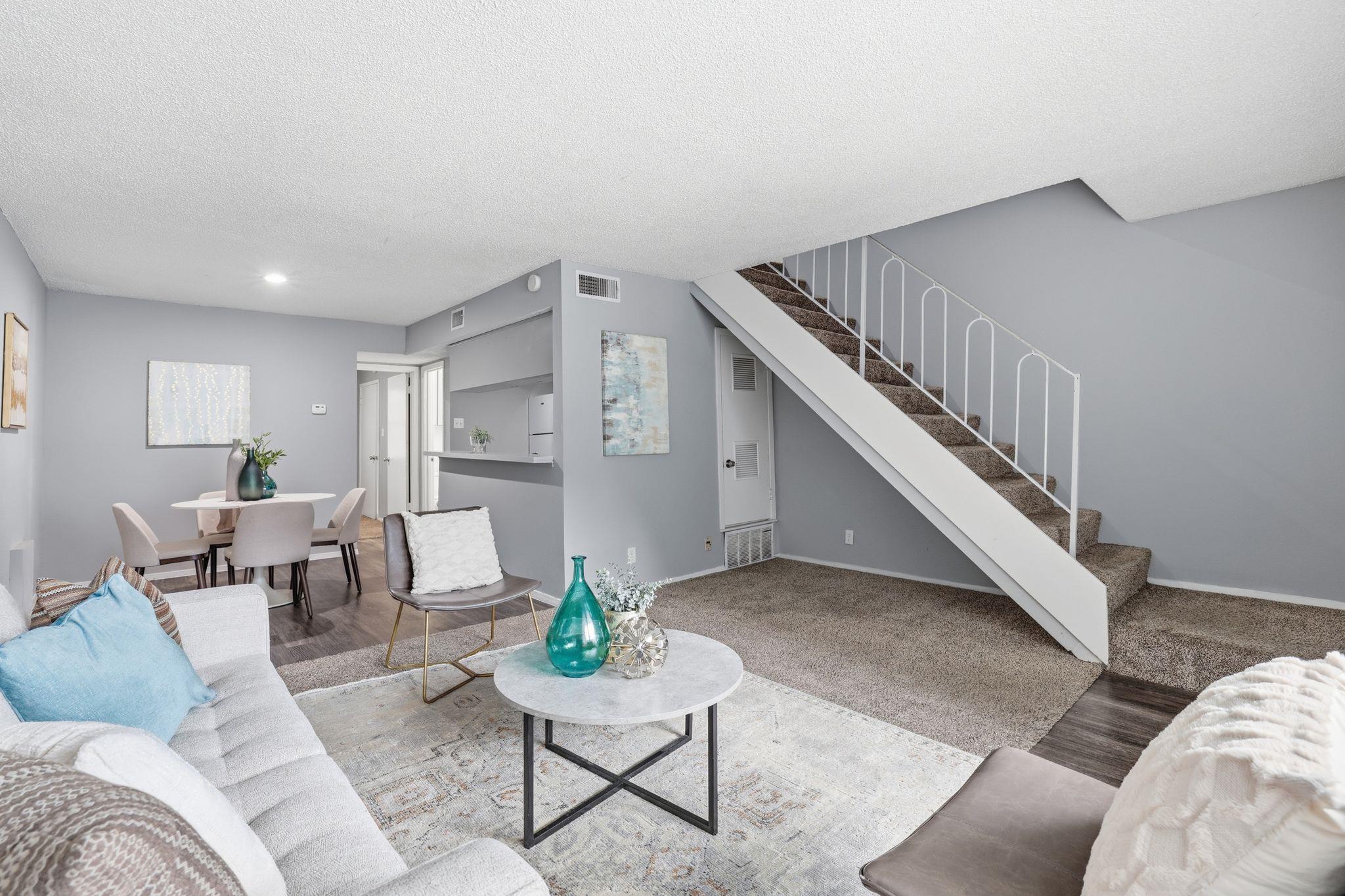 101 E 33rd St # 206, Austin, TX 78705