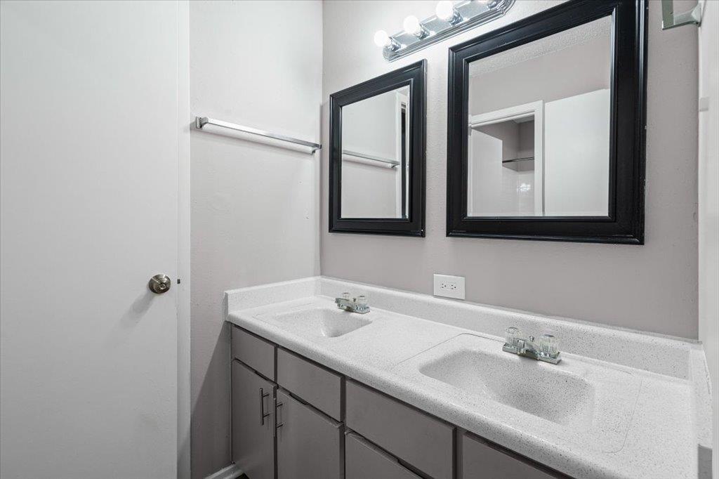 101 E 33rd St # 206, Austin, TX 78705