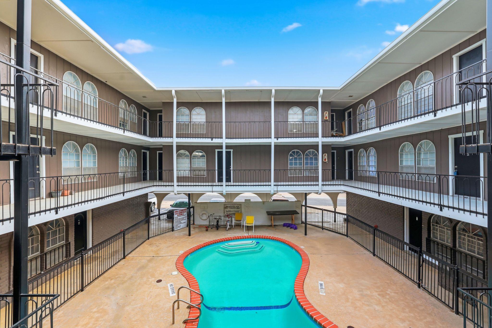 101 E 33rd St # 206, Austin, TX 78705