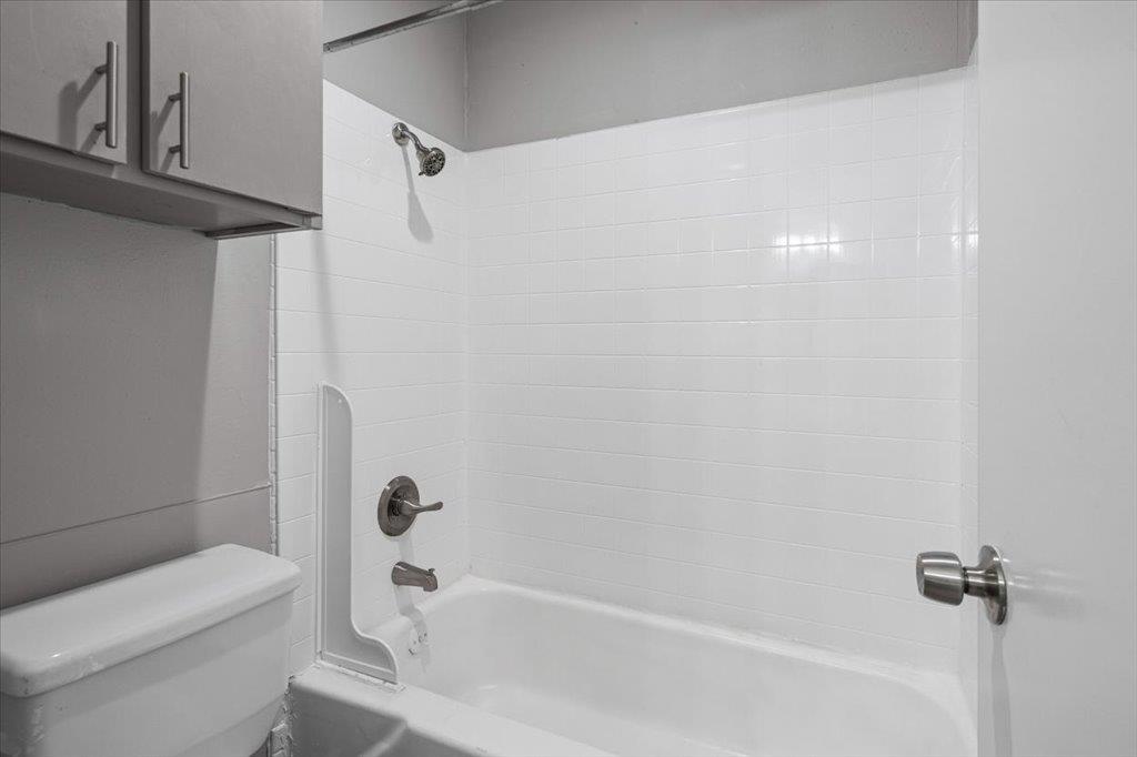 101 E 33rd St # 206, Austin, TX 78705