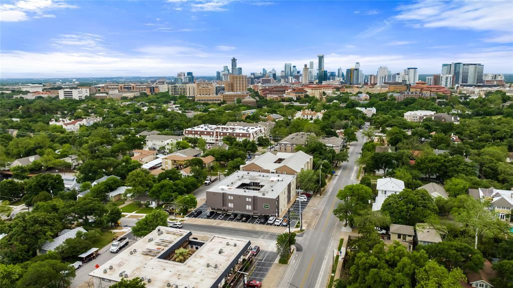 101 E 33rd St # 206, Austin, TX 78705