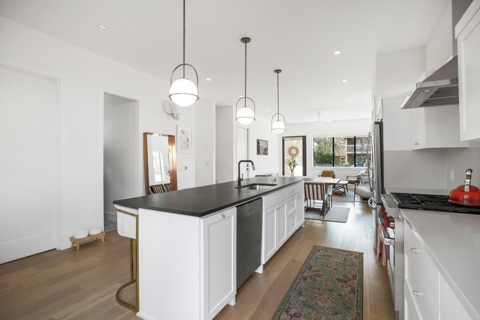 1410 E 3rd St # A, Austin, TX 78702