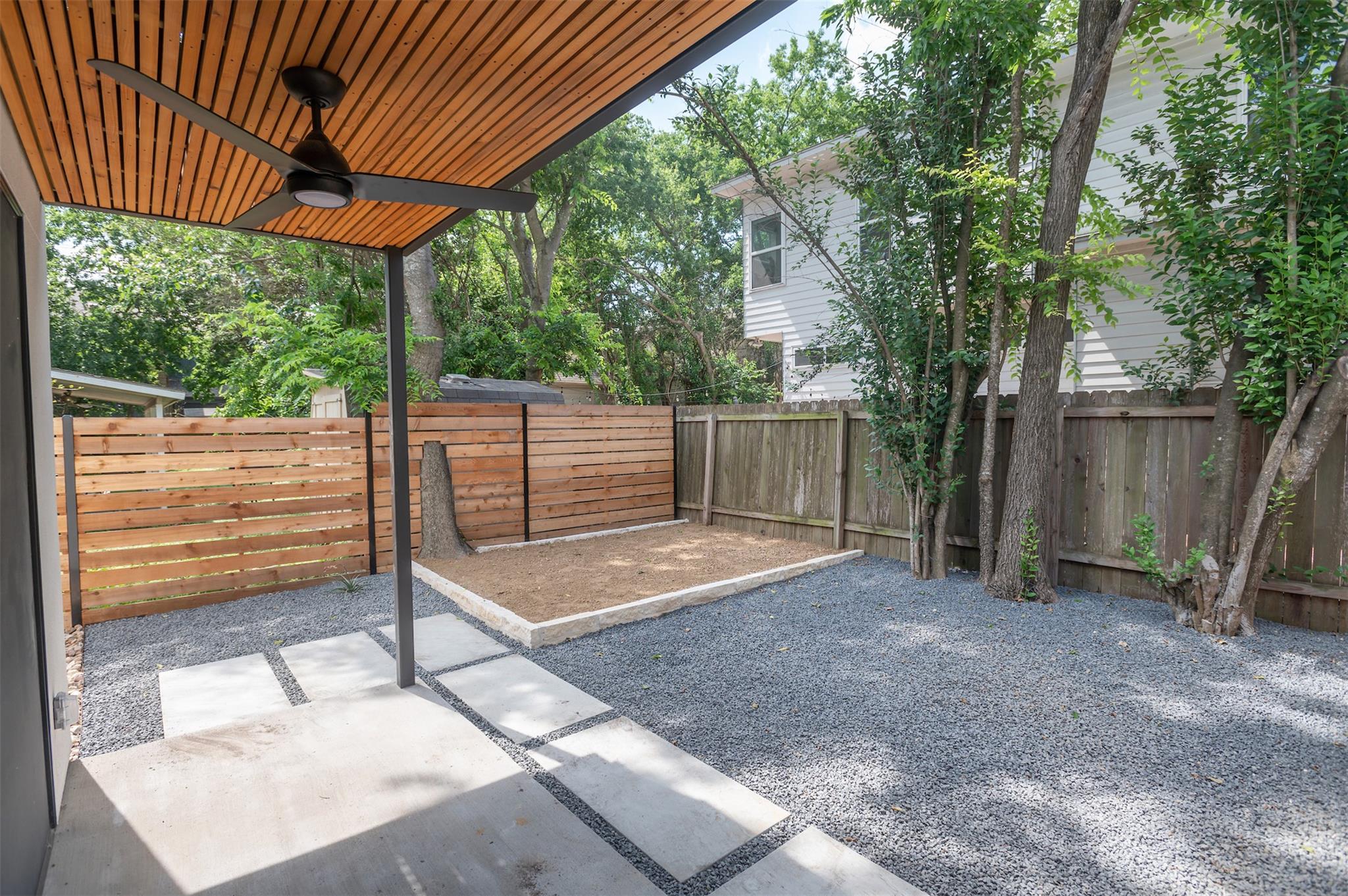 2501 S 6th St # B, Austin, TX 78704