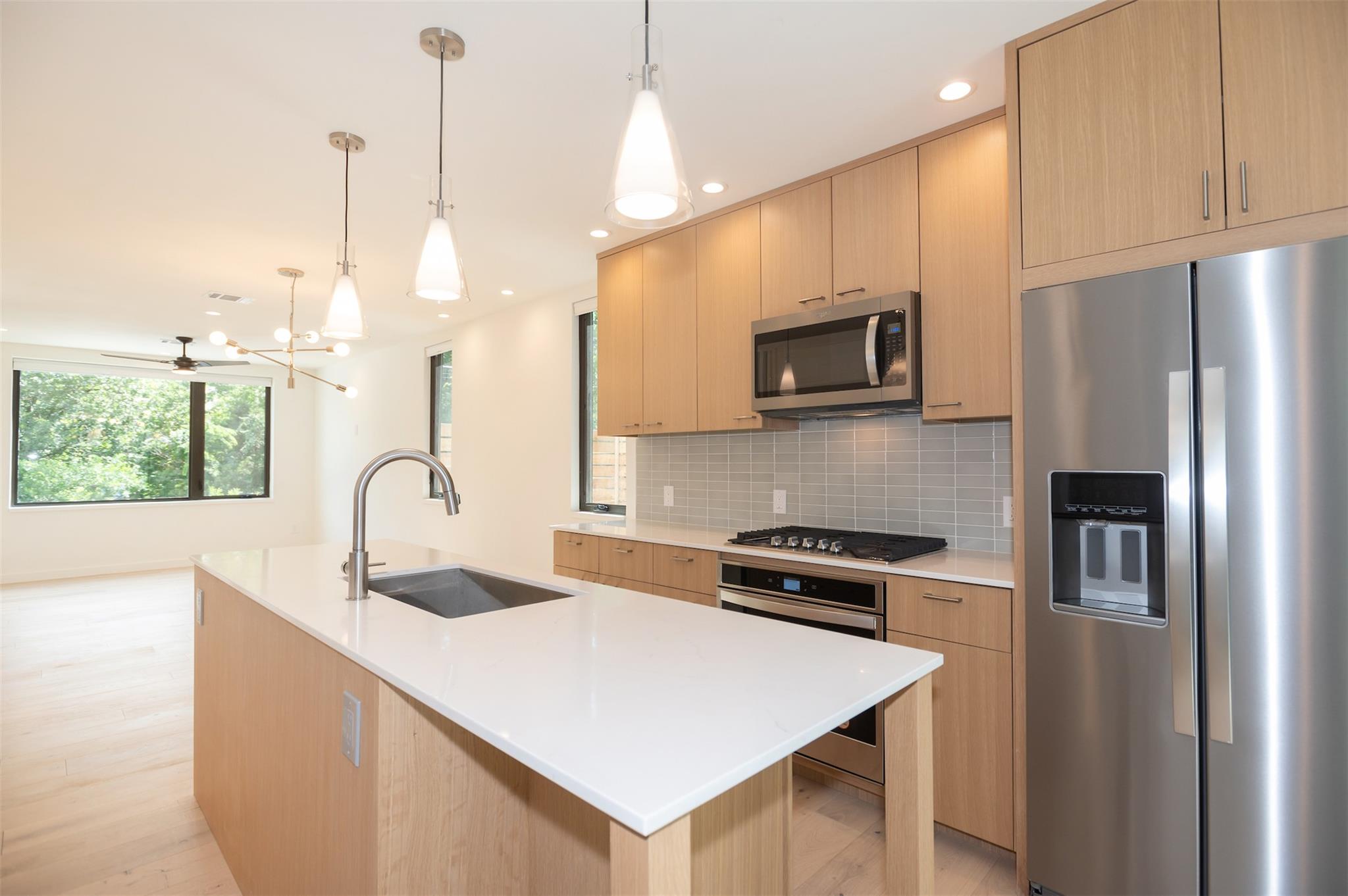 2501 S 6th St # B, Austin, TX 78704