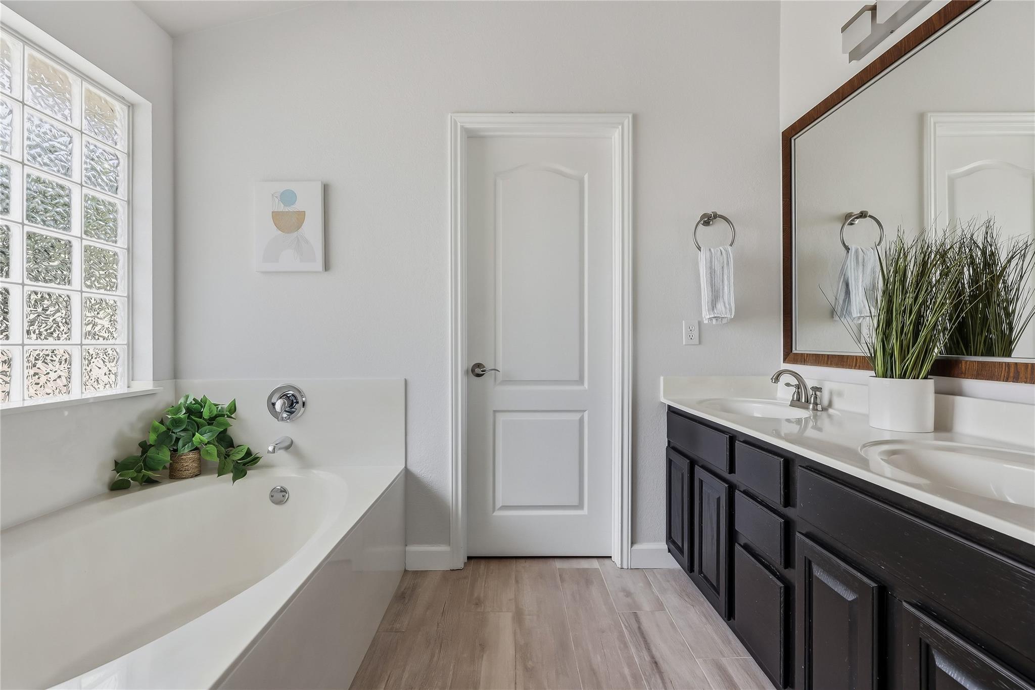 4400 Chickasaw Ct, Austin, TX 78749