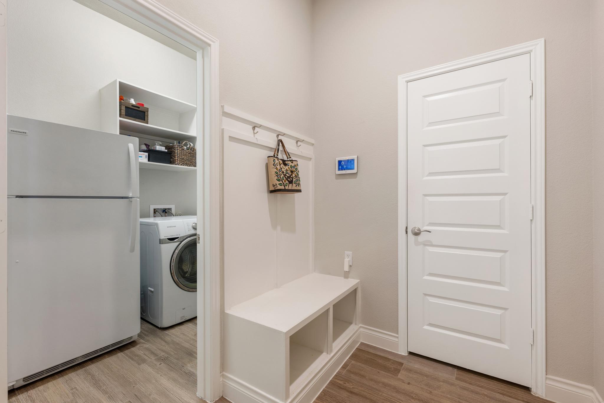813 Heartleaf Dr, Leander, TX 78641