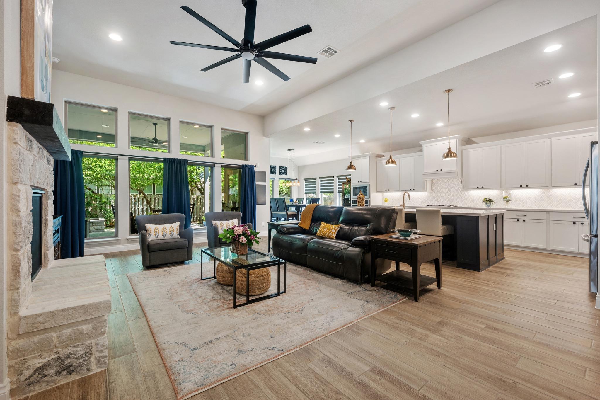 813 Heartleaf Dr, Leander, TX 78641