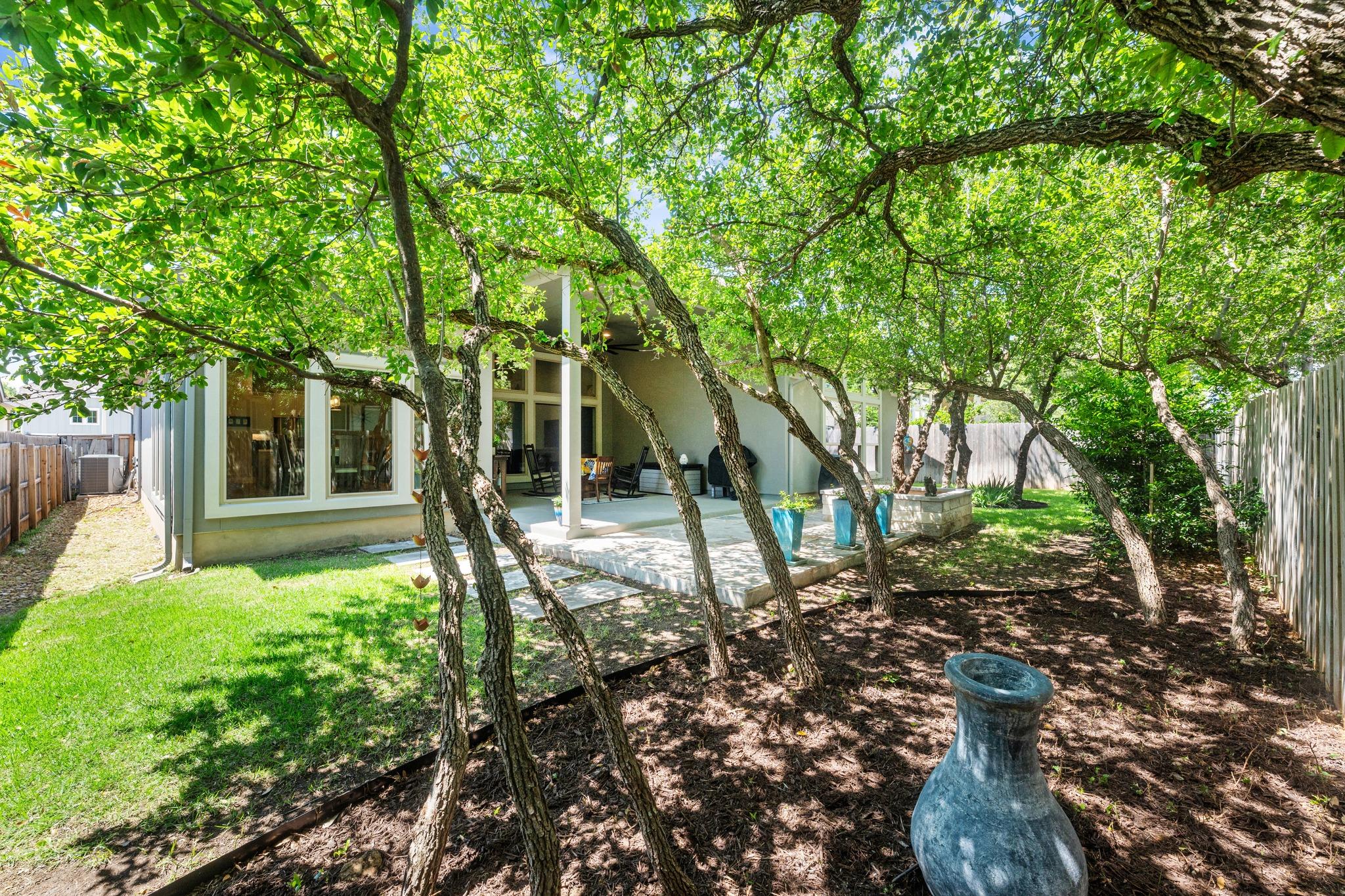 813 Heartleaf Dr, Leander, TX 78641