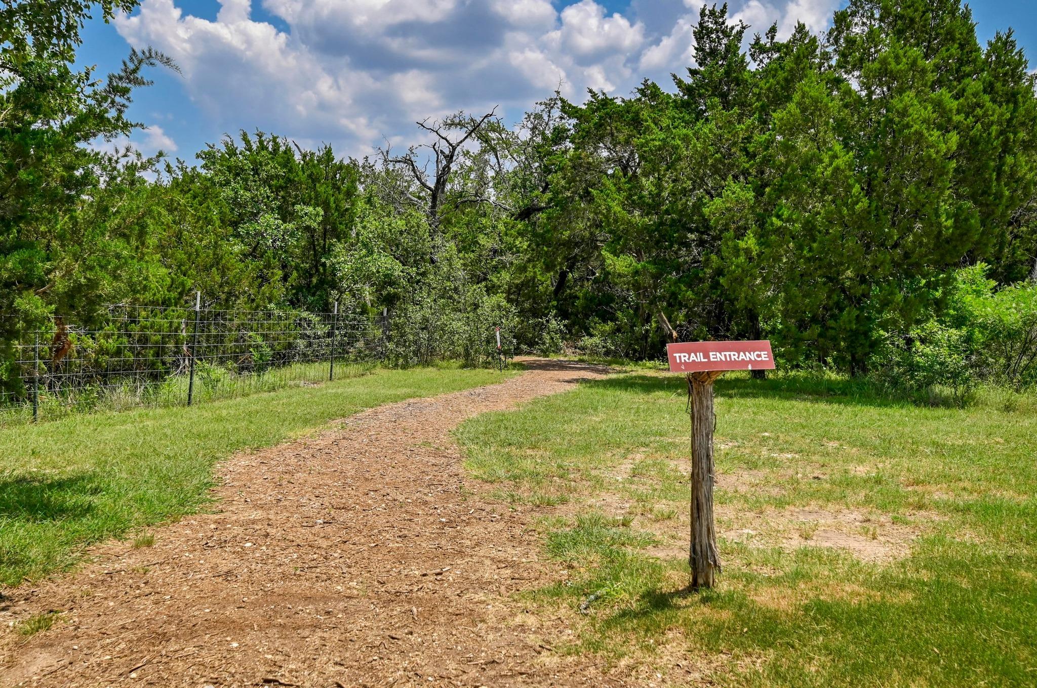 813 Heartleaf Dr, Leander, TX 78641