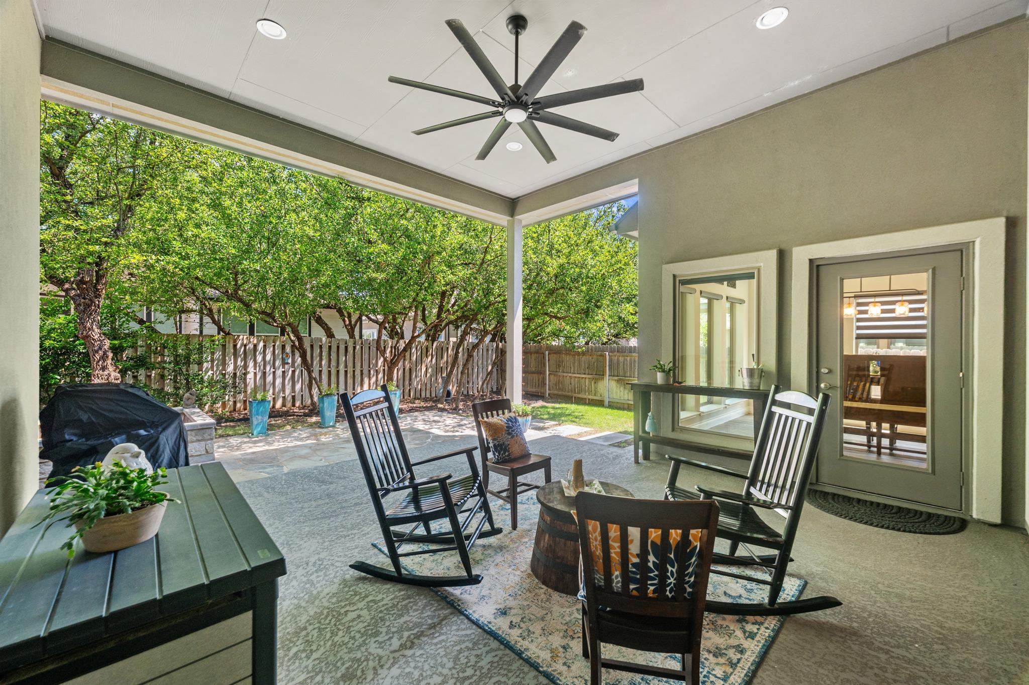 813 Heartleaf Dr, Leander, TX 78641