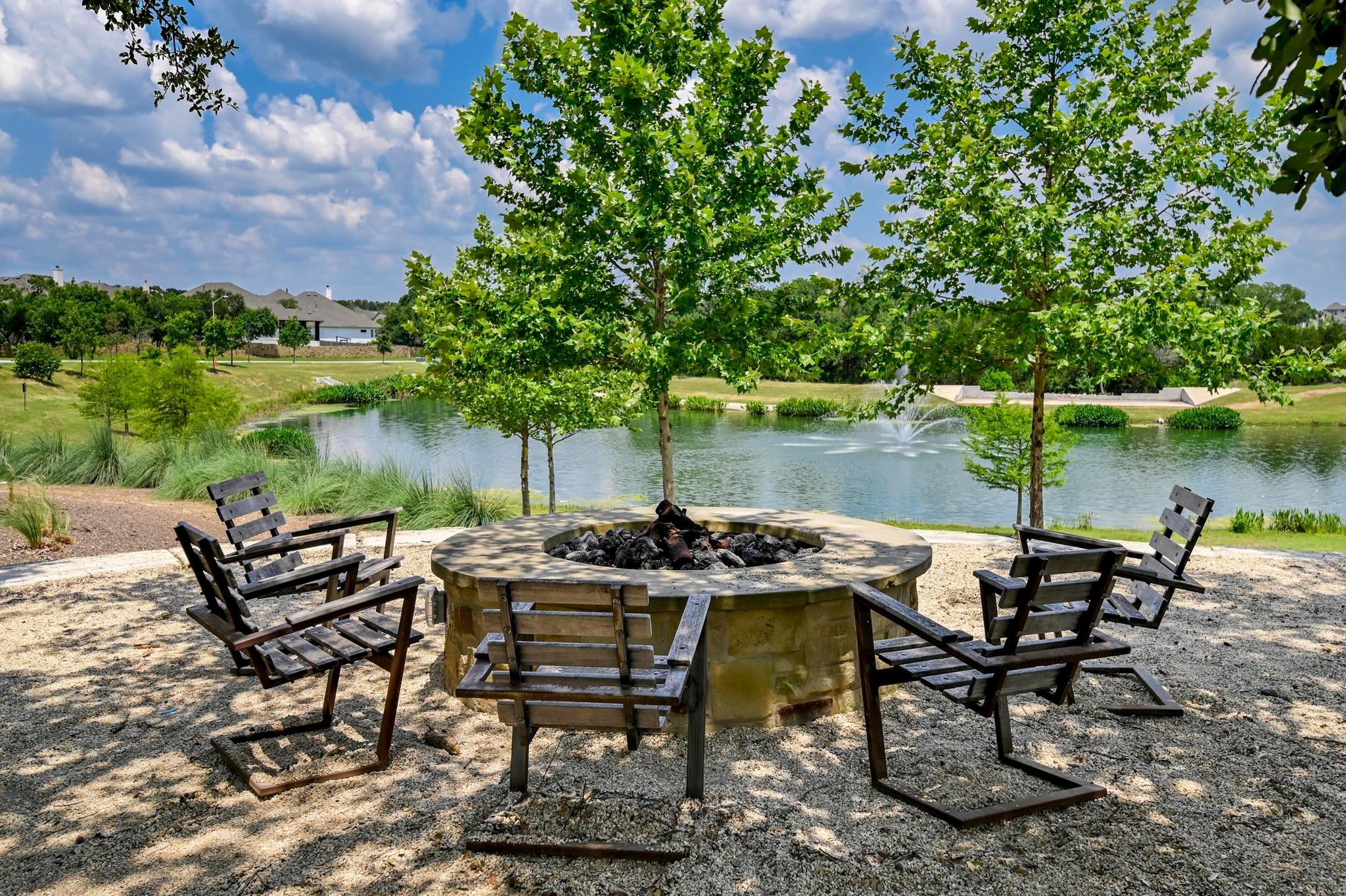 813 Heartleaf Dr, Leander, TX 78641