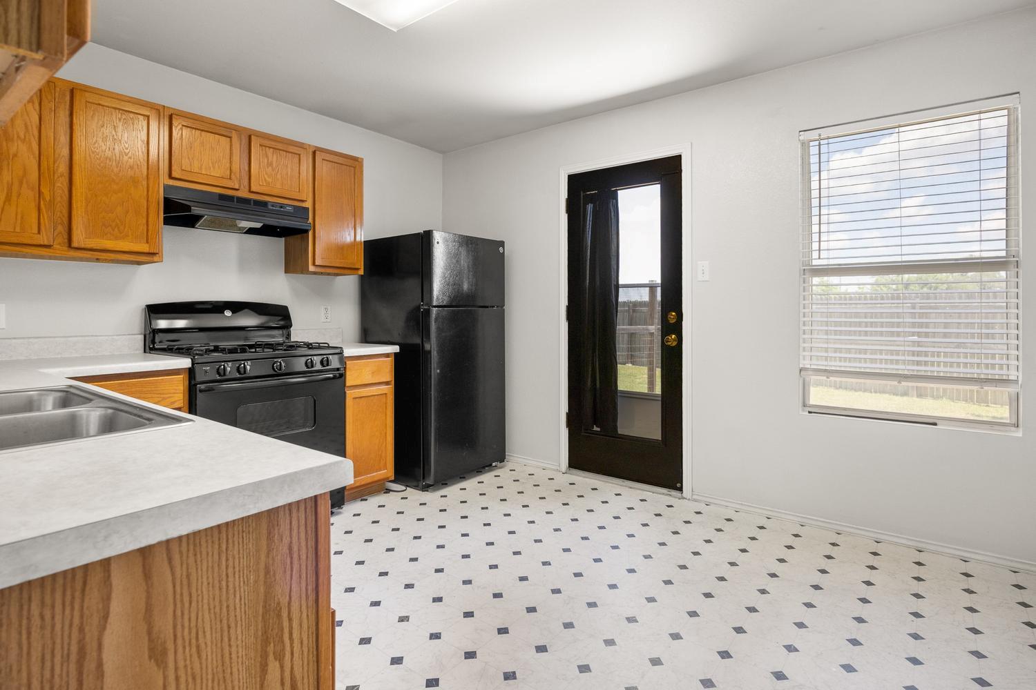 359 Spring Branch Loop, Kyle, TX 78640