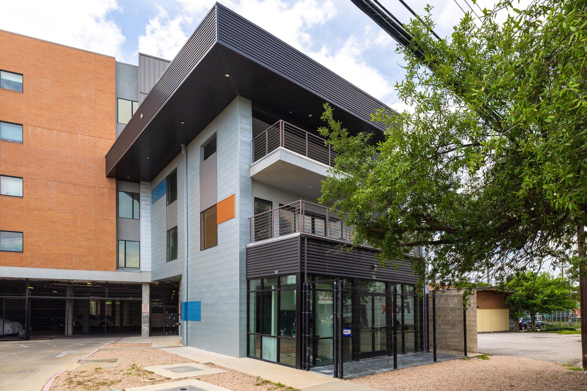 6444 Burnet Rd # 100, Austin, TX 78757