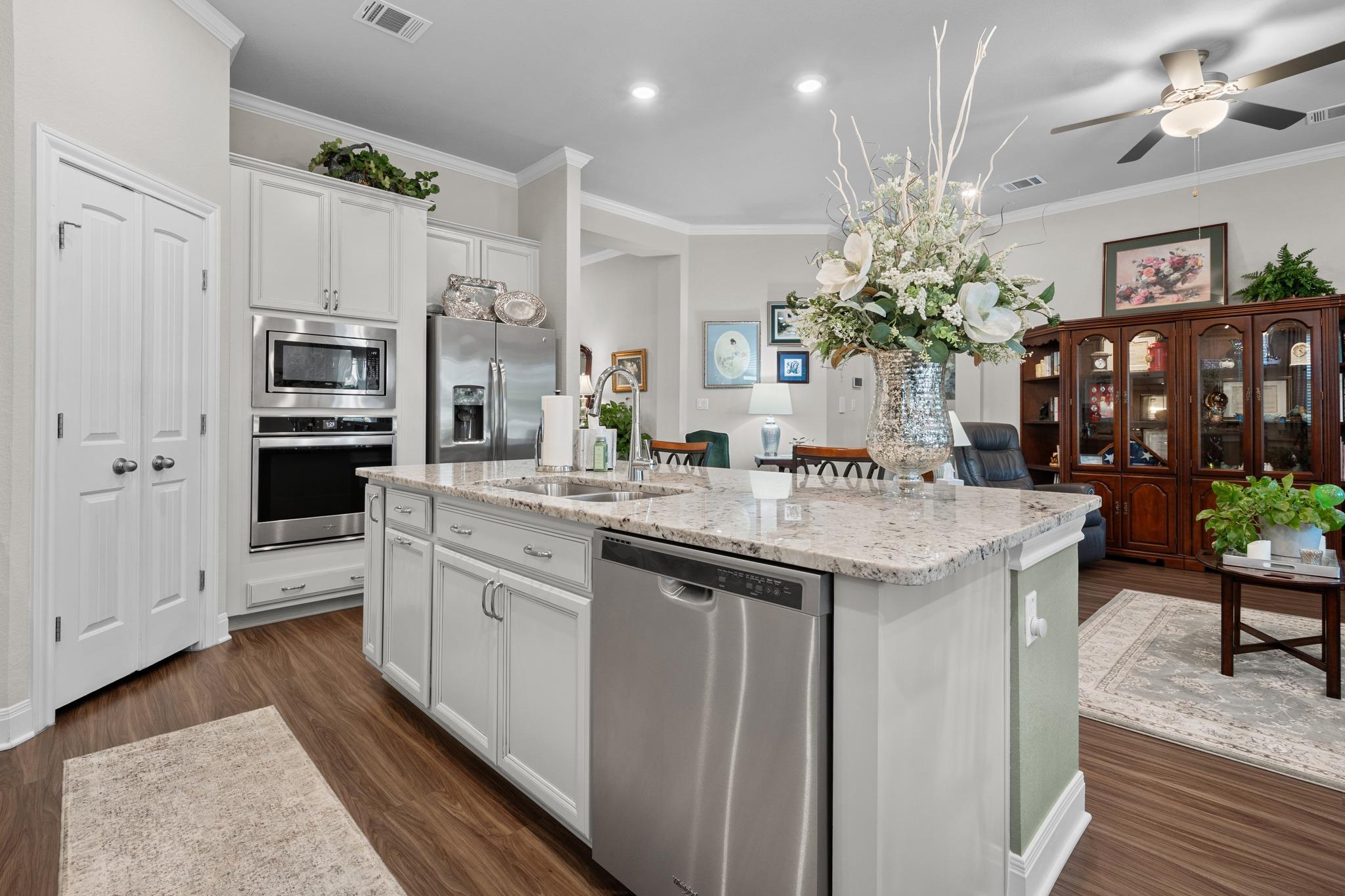 2105 Prairie Oaks Dr, Georgetown, TX 78628