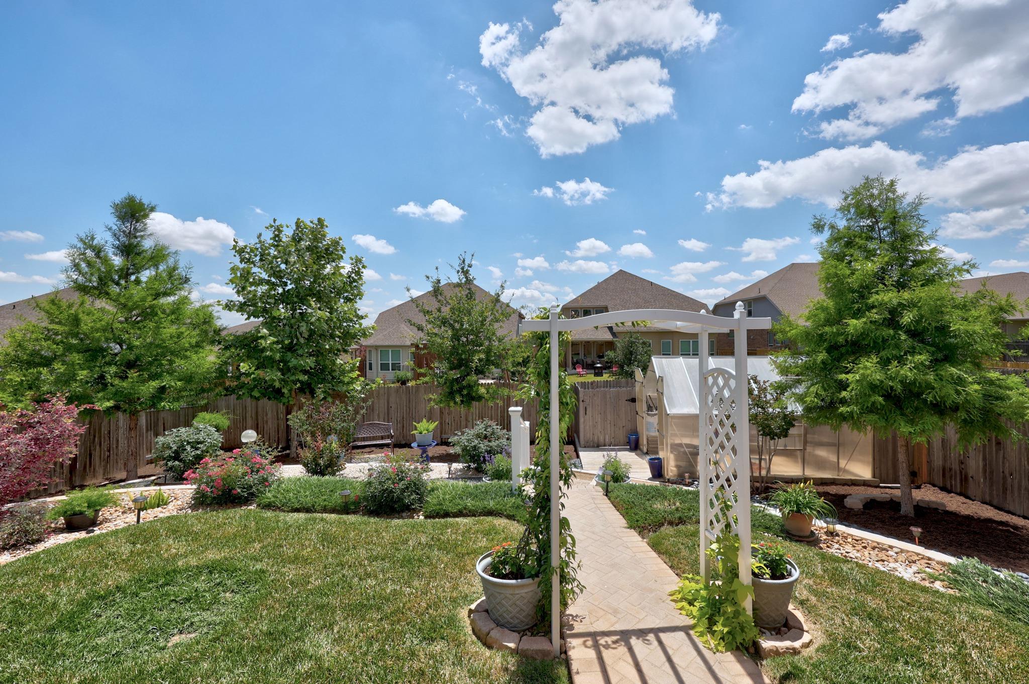 2105 Prairie Oaks Dr, Georgetown, TX 78628
