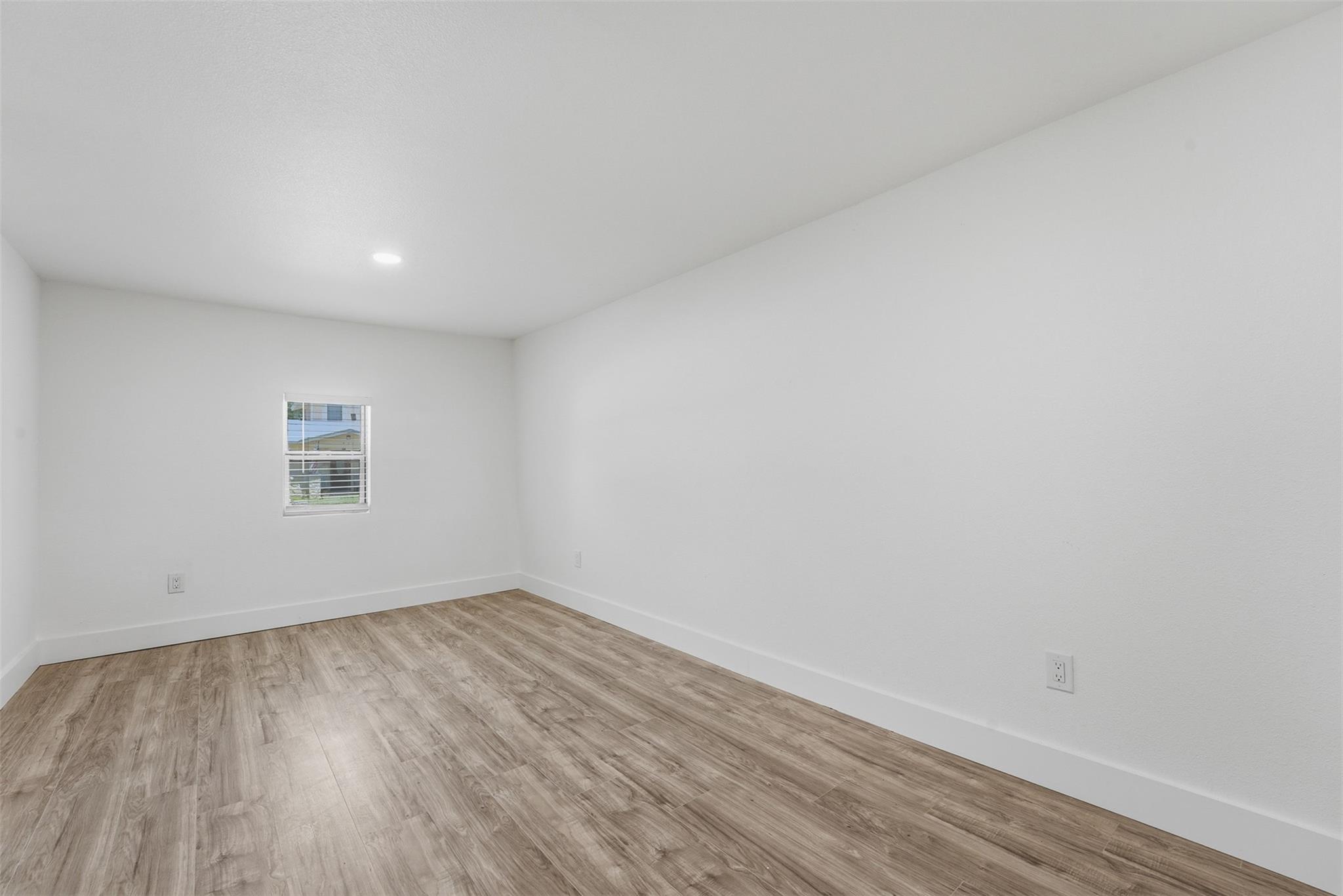 937 Anderson St, Seguin, TX 78155