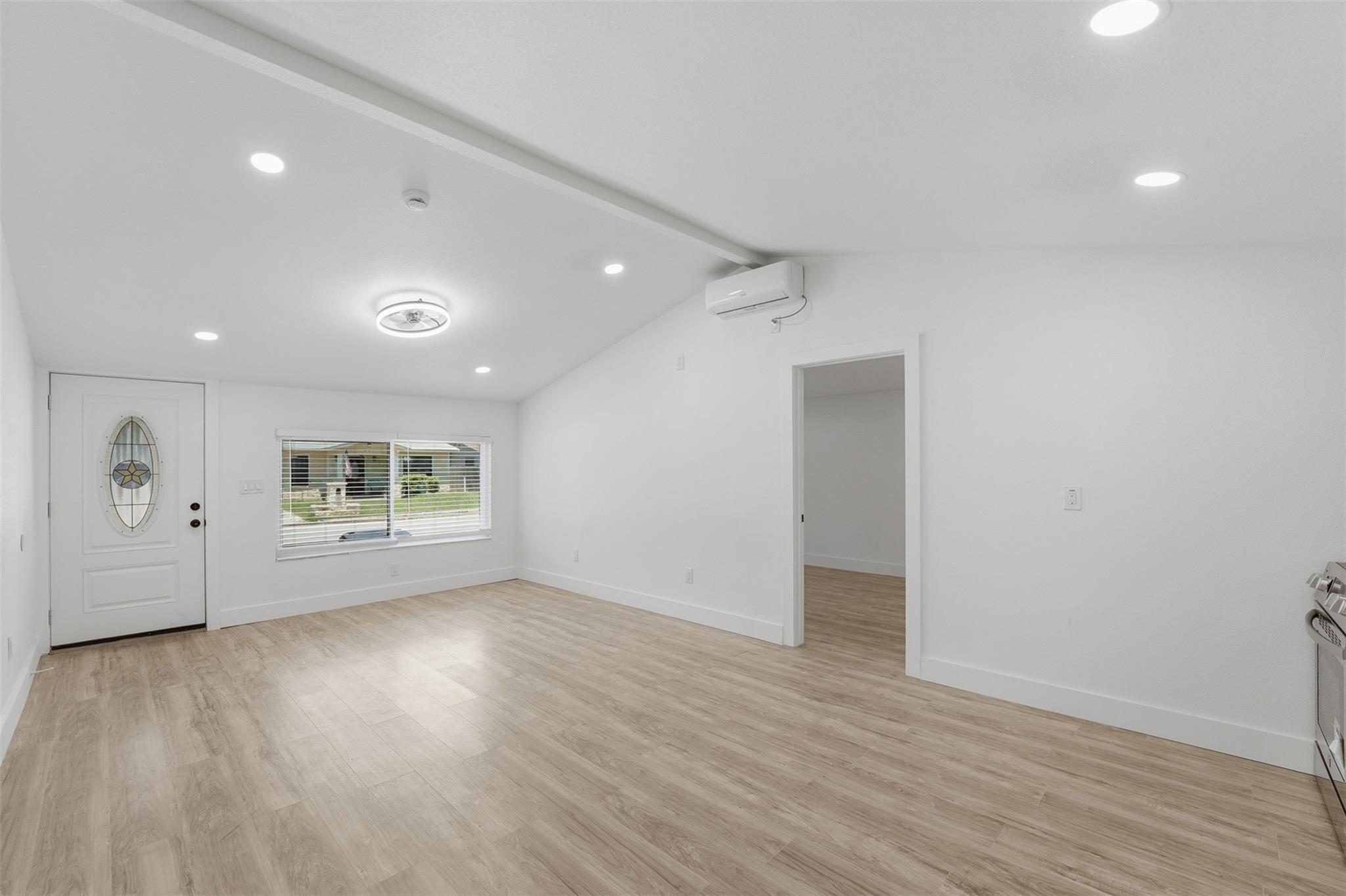 937 Anderson St, Seguin, TX 78155