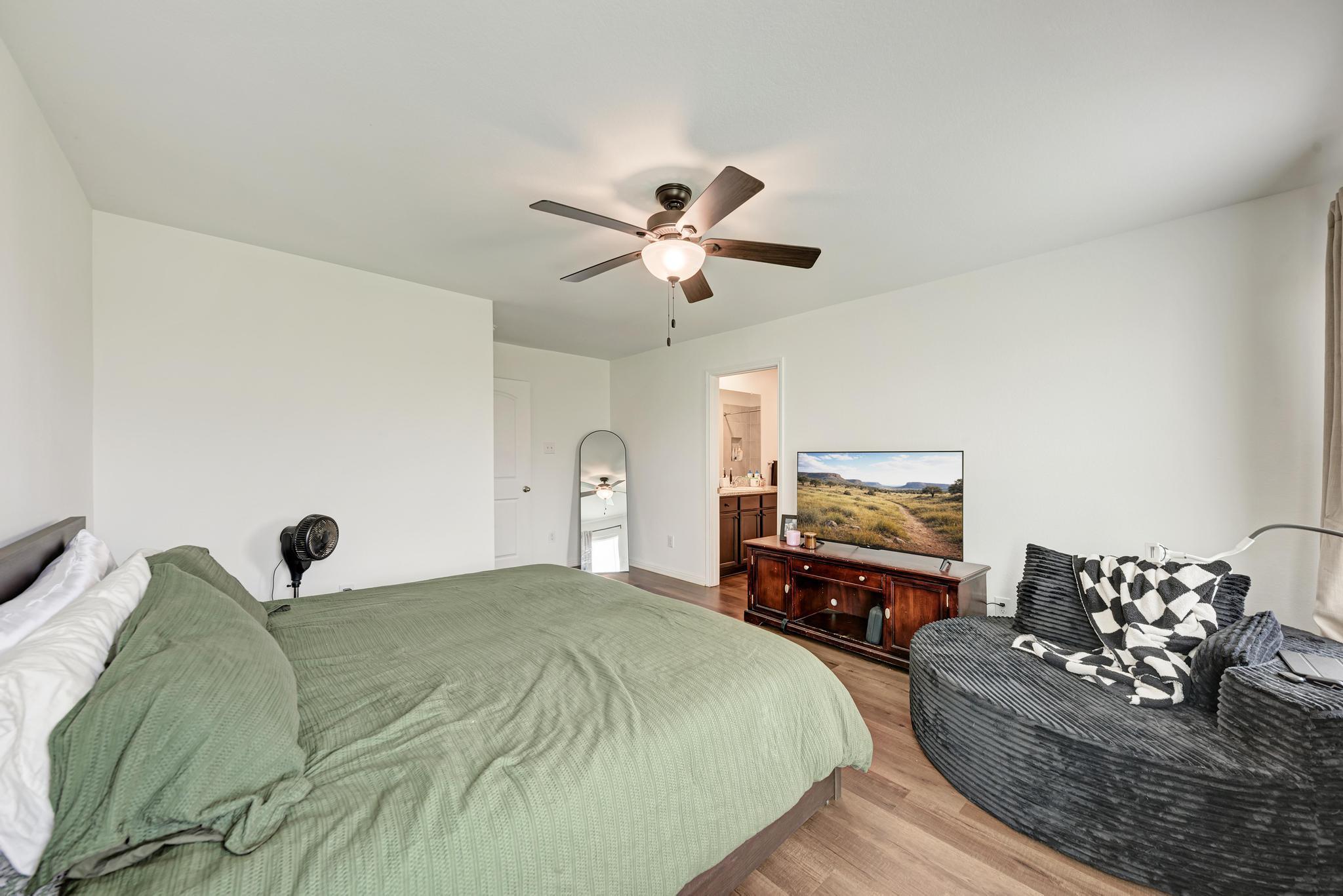 132 Maywood Ln, Jarrell, TX 76537